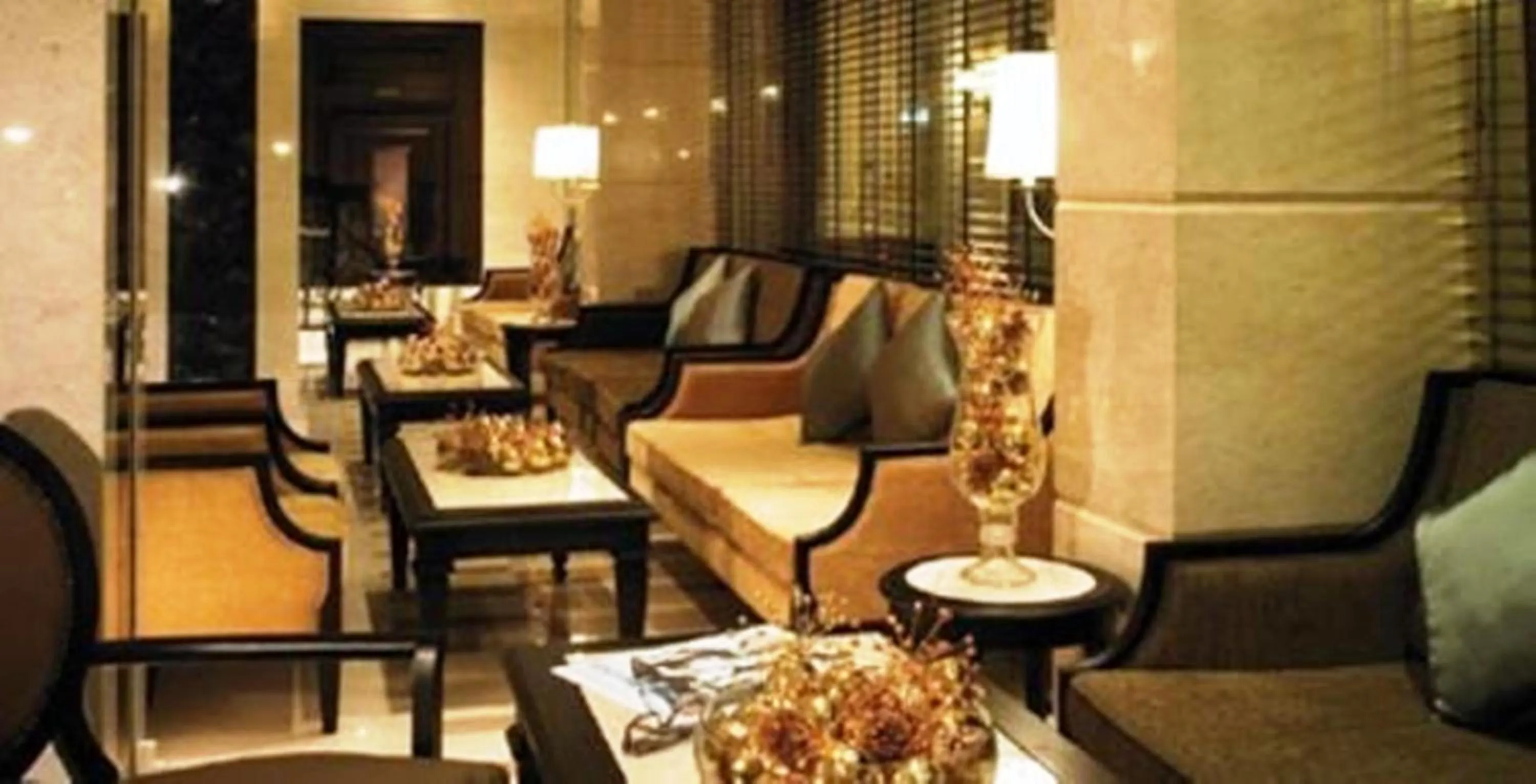 Communal lounge/ TV room in Gulliver's Tavern Hotel