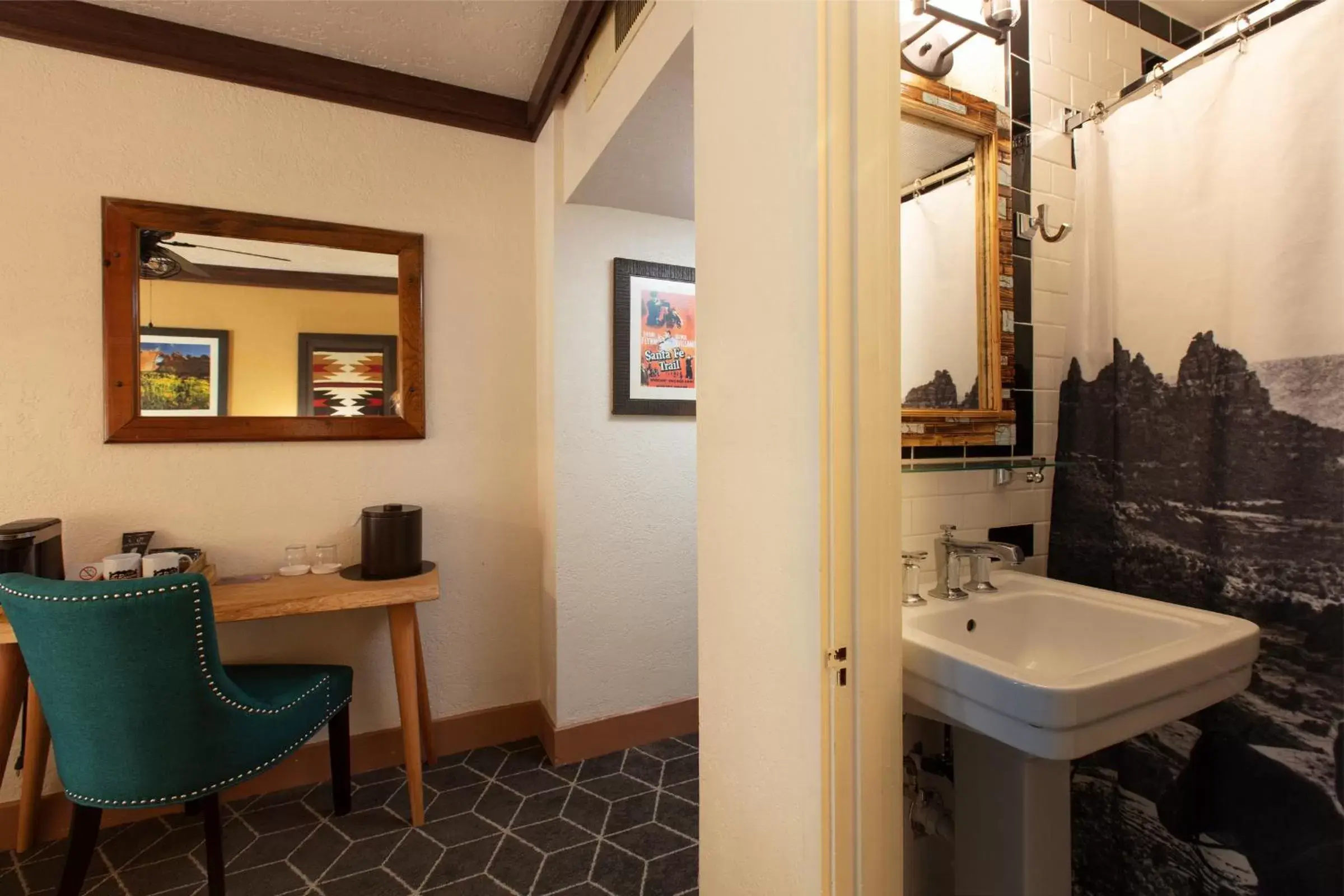 Bedroom, Bathroom in Hotel El Rancho