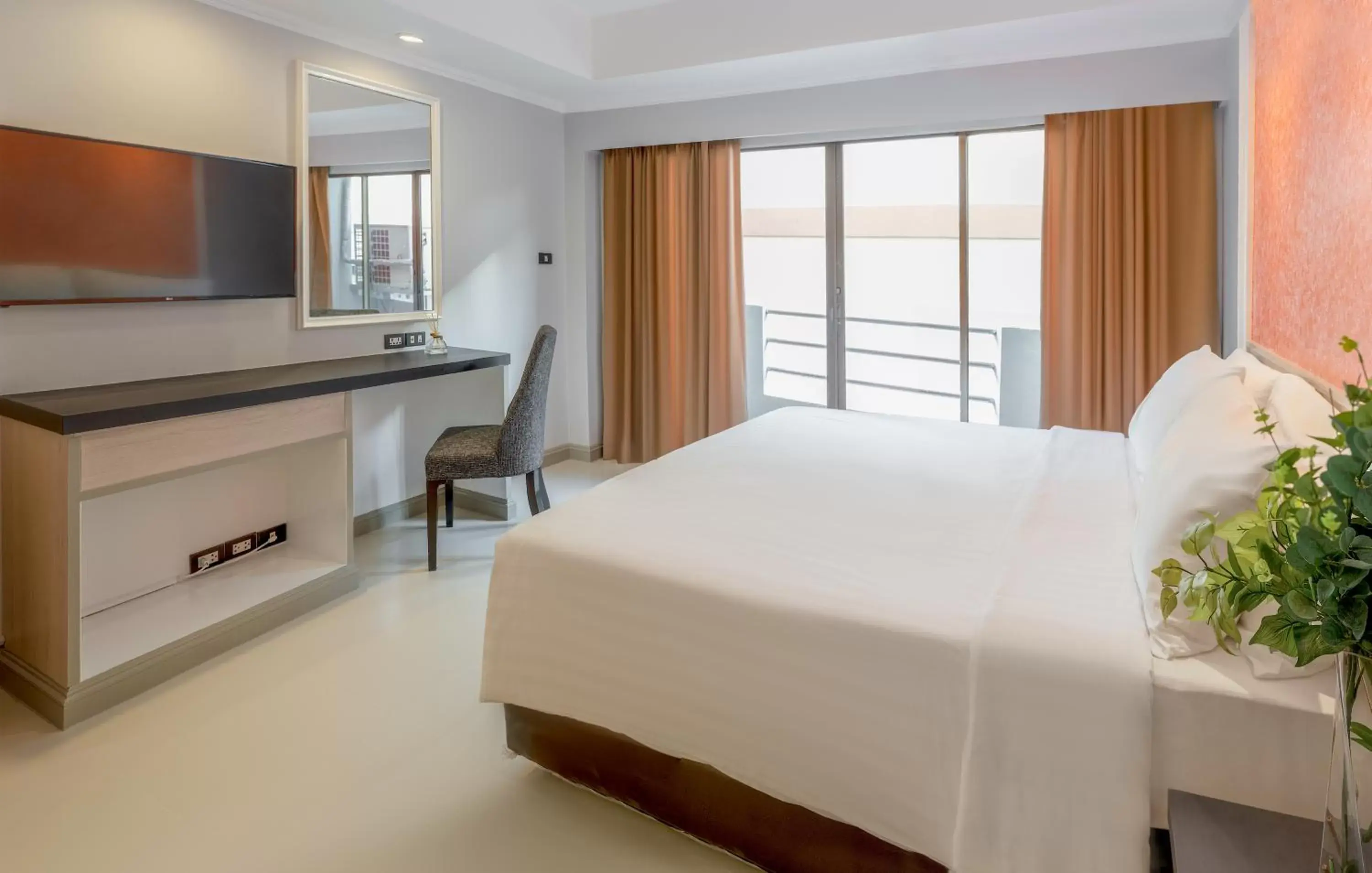 View (from property/room), Bed in FuramaXclusive Sukhumvit