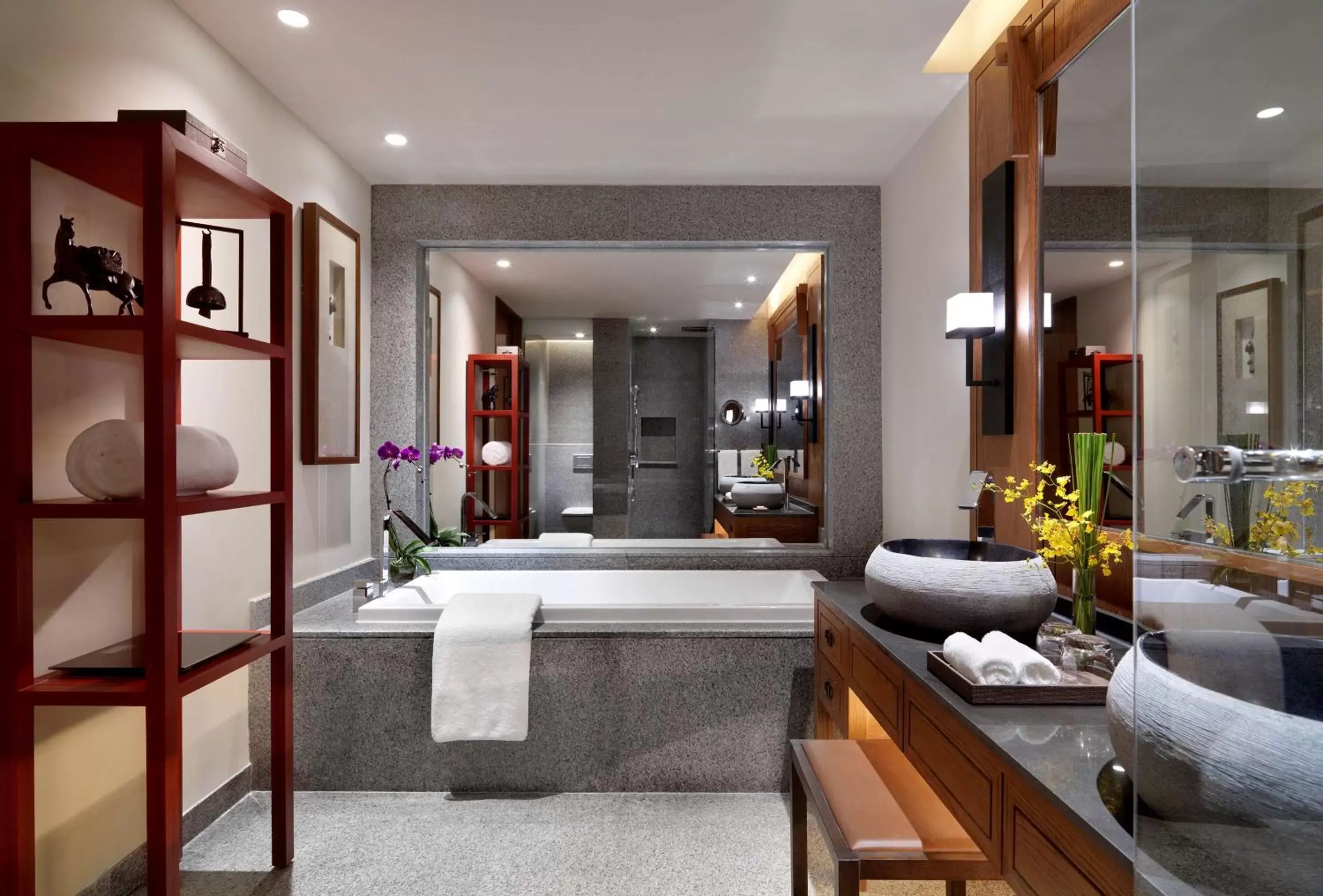 Bathroom in Jinmao Hotel Lijiang, the Unbound Collection by Hyatt