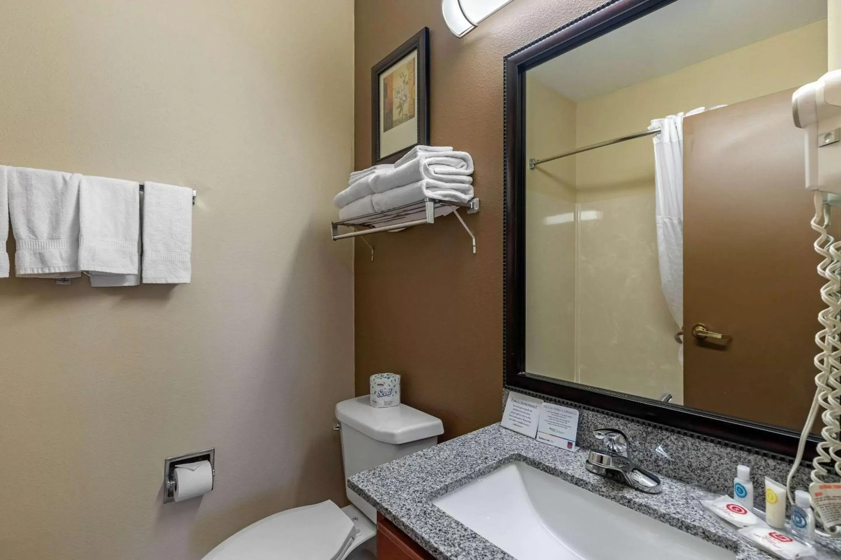 Photo of the whole room, Bathroom in Comfort Suites The Colony - Plano West