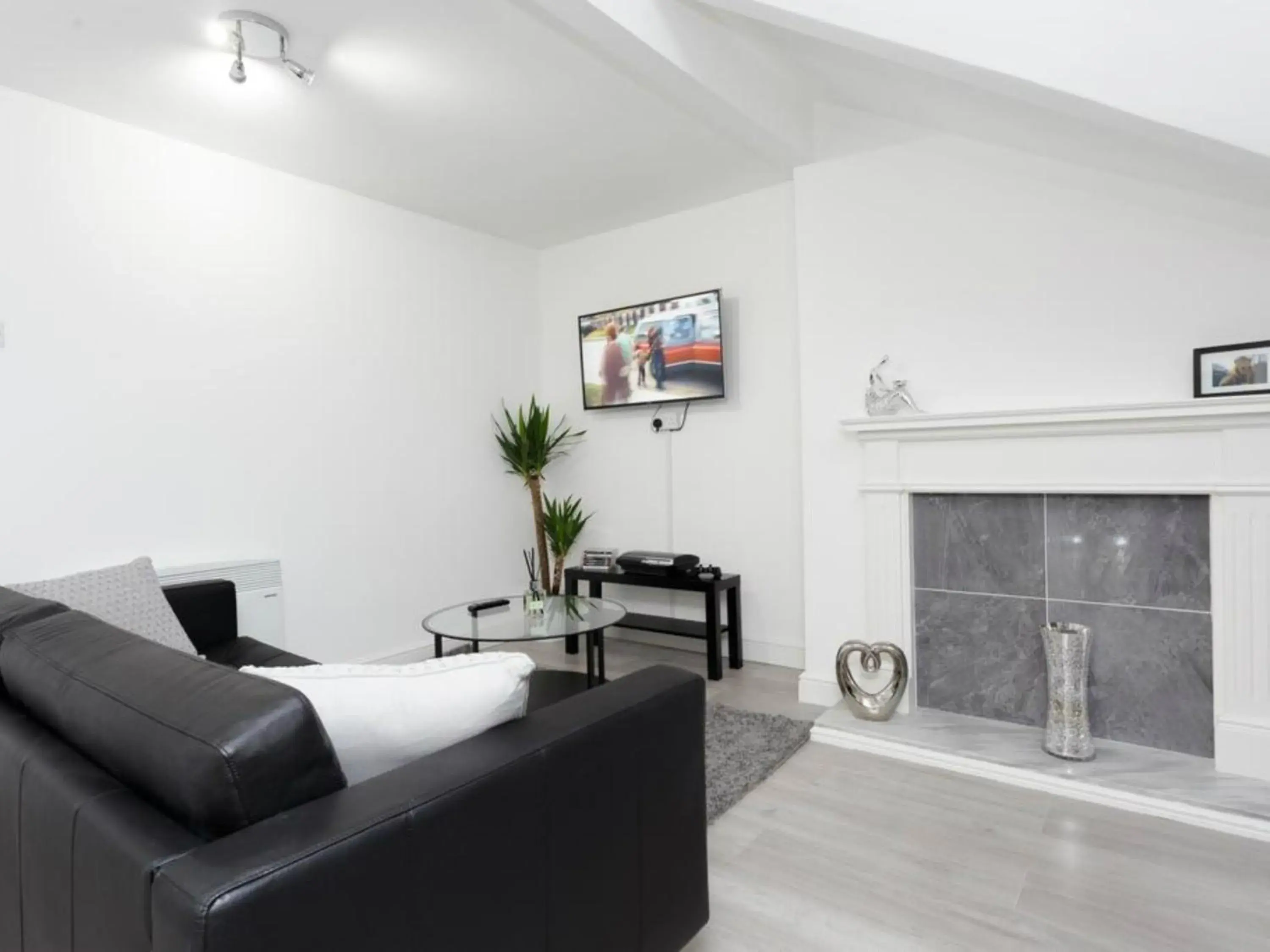 Living room, Bathroom in Live in Leeds Grange Apartments