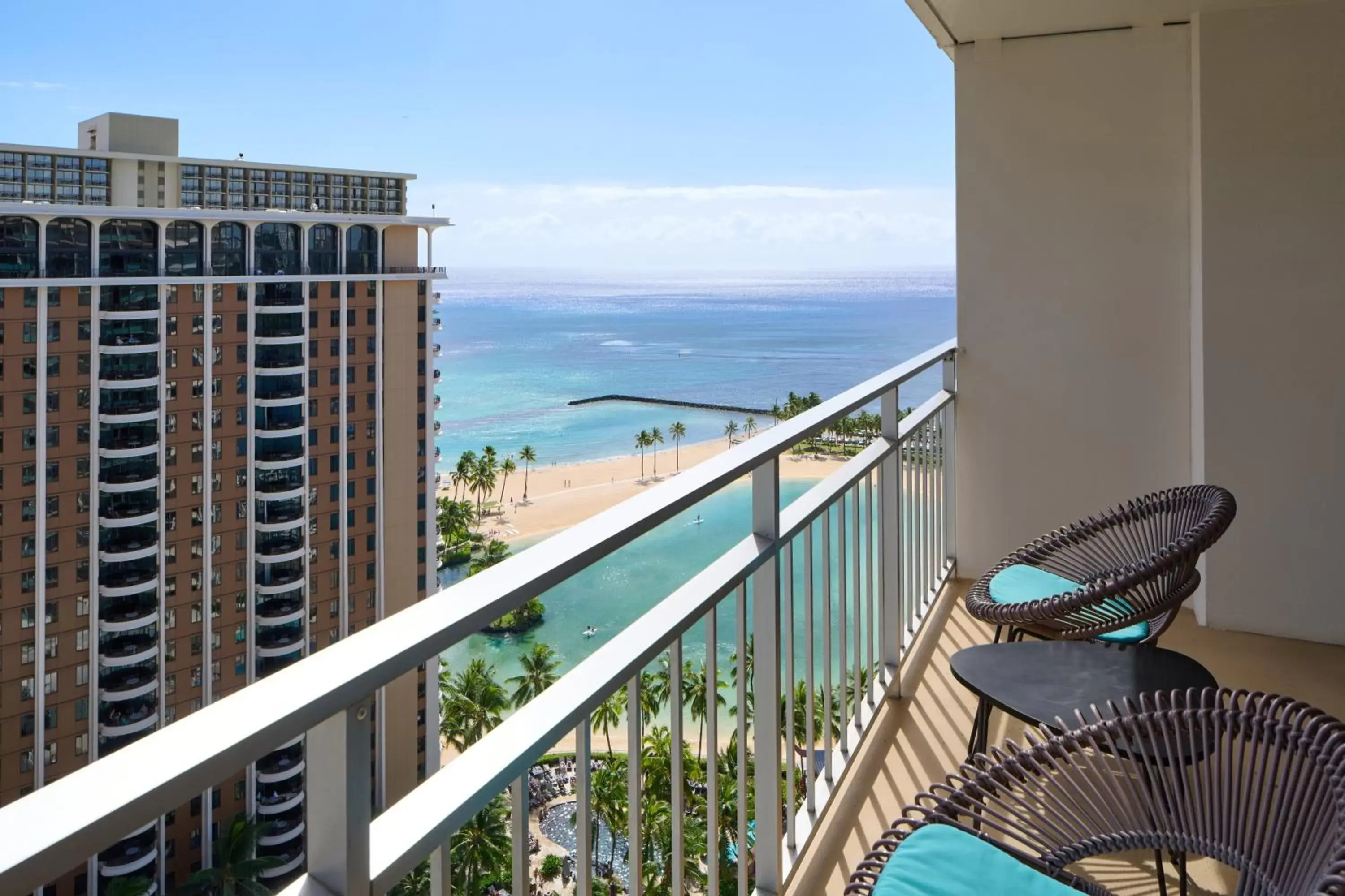 Balcony/Terrace in Ilikai Hotel & Luxury Suites