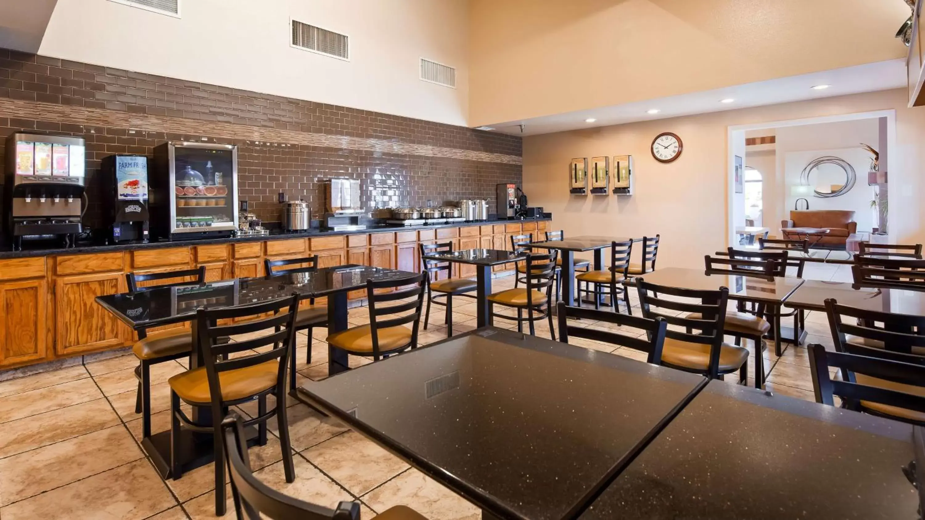 Restaurant/Places to Eat in Best Western Discovery Inn