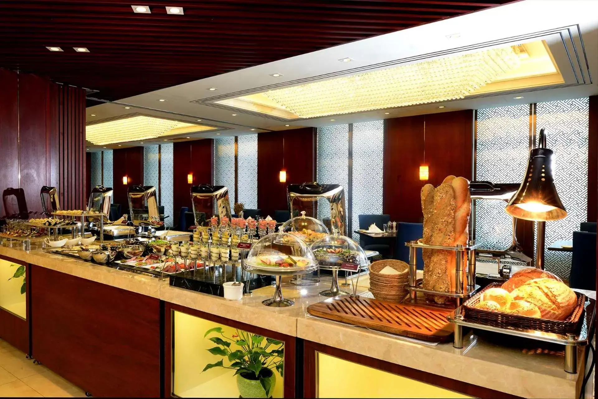 Breakfast, Restaurant/Places to Eat in Kempinski Hotel Khan Palace