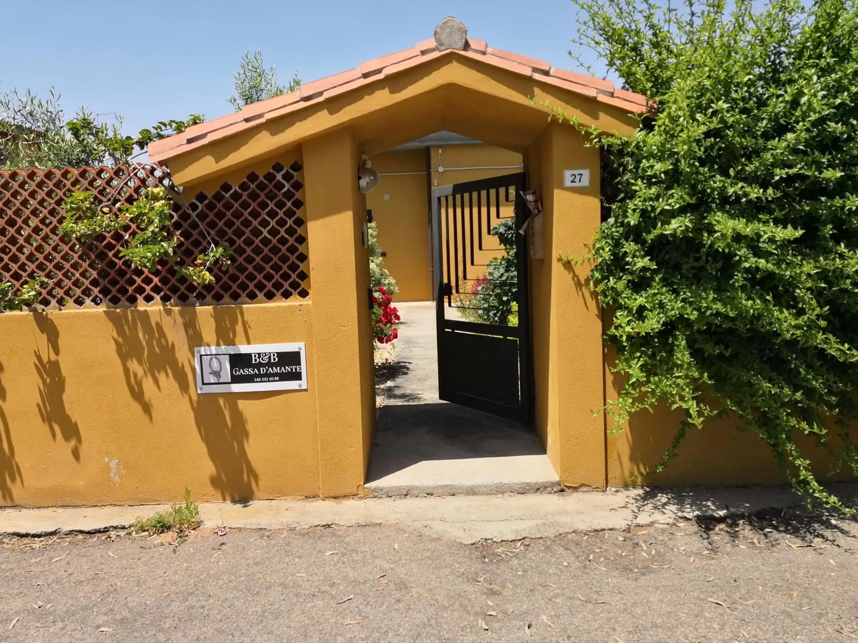 Facade/entrance, Property Building in B&B Gassa d'Amante