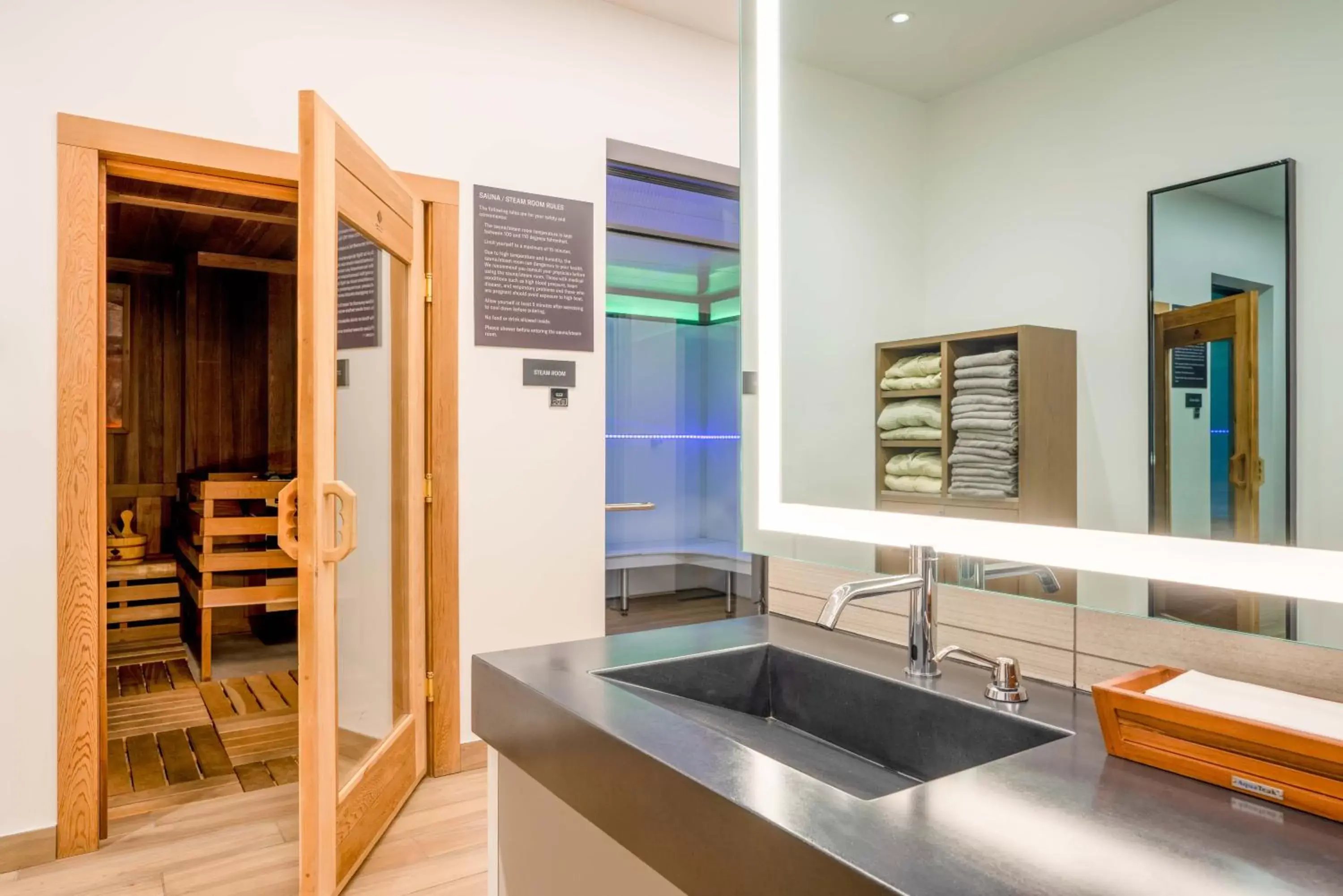 Sauna, Kitchen/Kitchenette in Shashi Hotel Mountain View, an Urban Resort