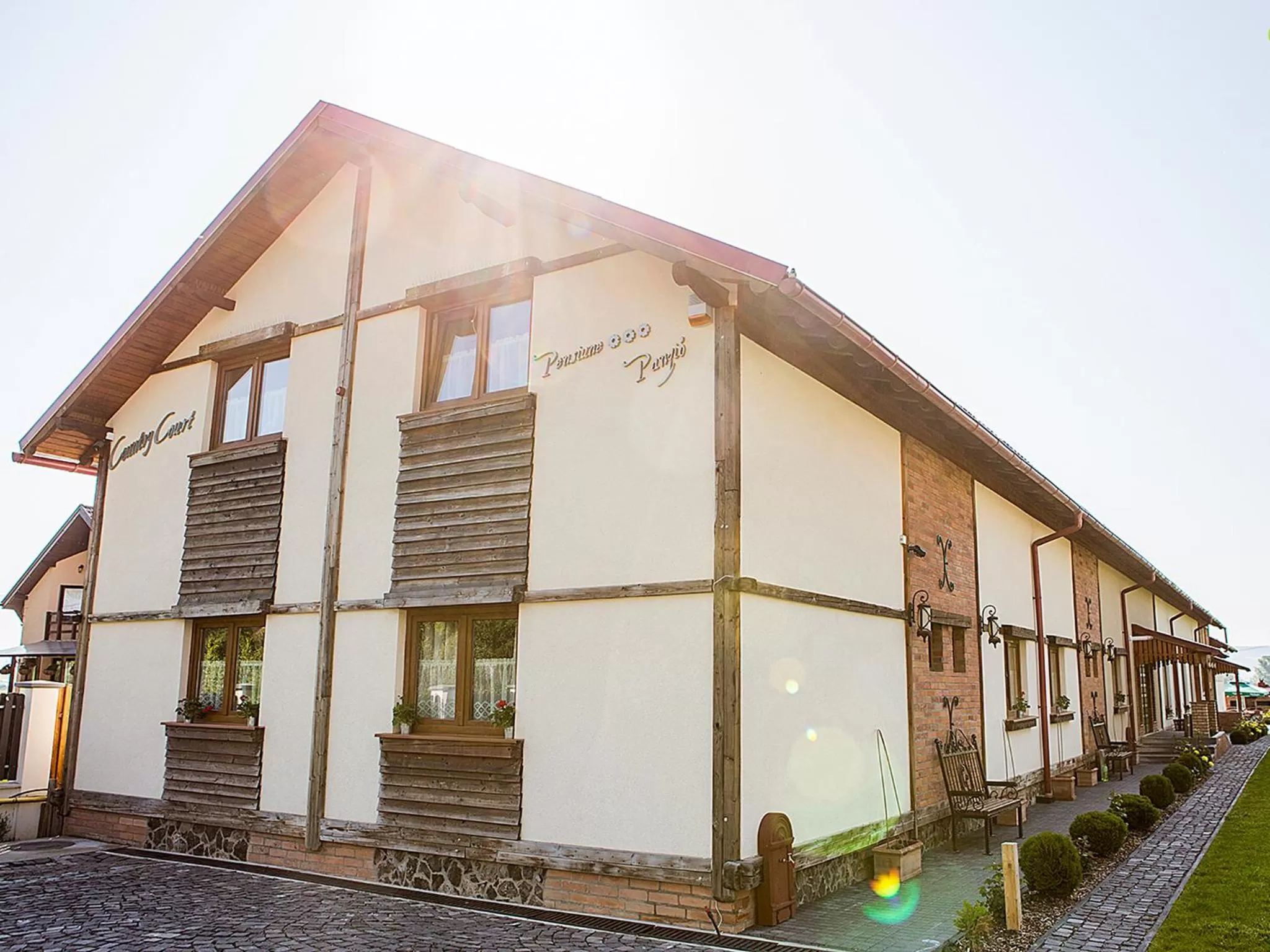 Street view in Country Court