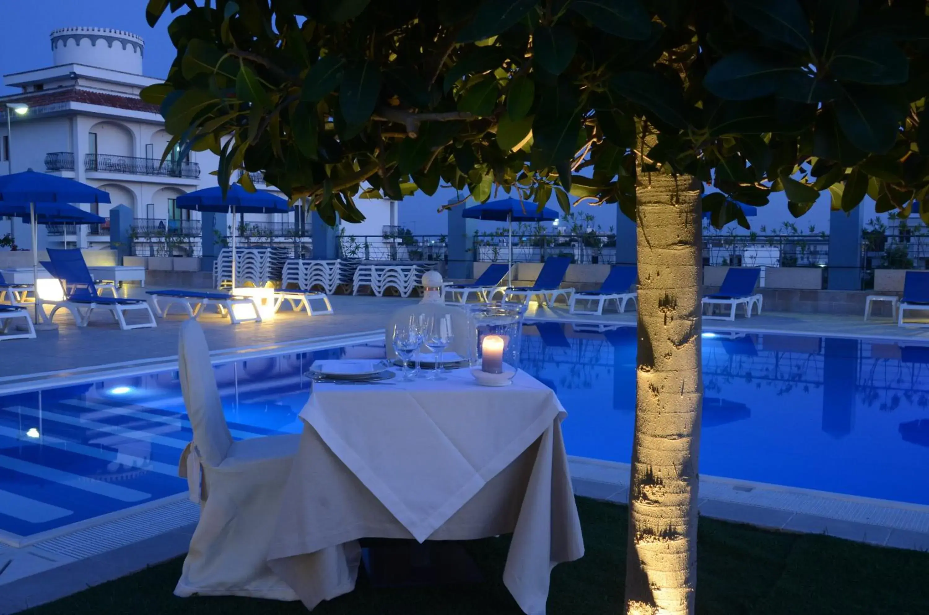 Swimming pool, Restaurant/Places to Eat in Club Azzurro Hotel & Resort