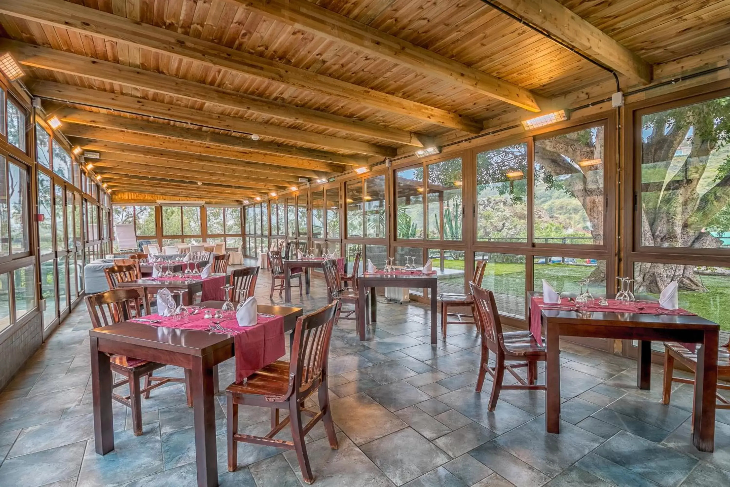 Banquet/Function facilities, Restaurant/Places to Eat in Hotel Rural LIVVO Maipez