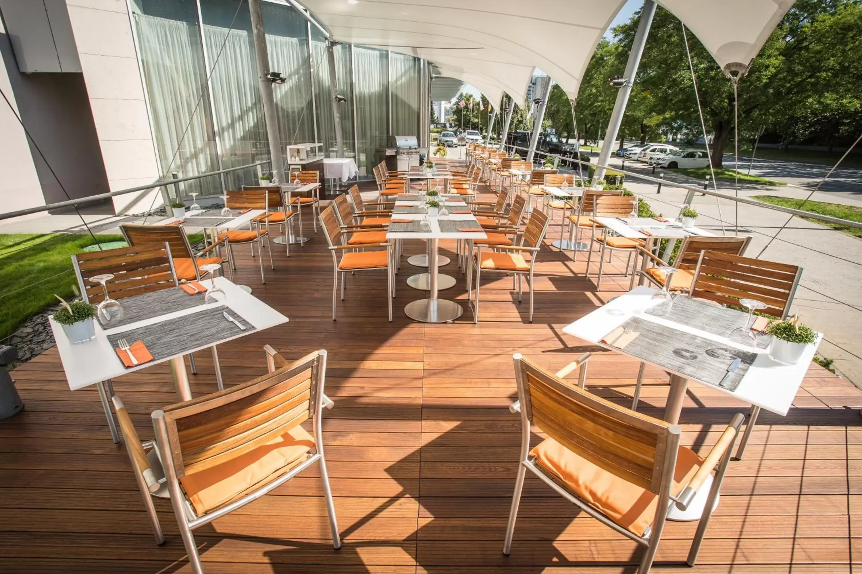 Patio, Restaurant/Places to Eat in Quality Hotel Brno Exhibition Centre