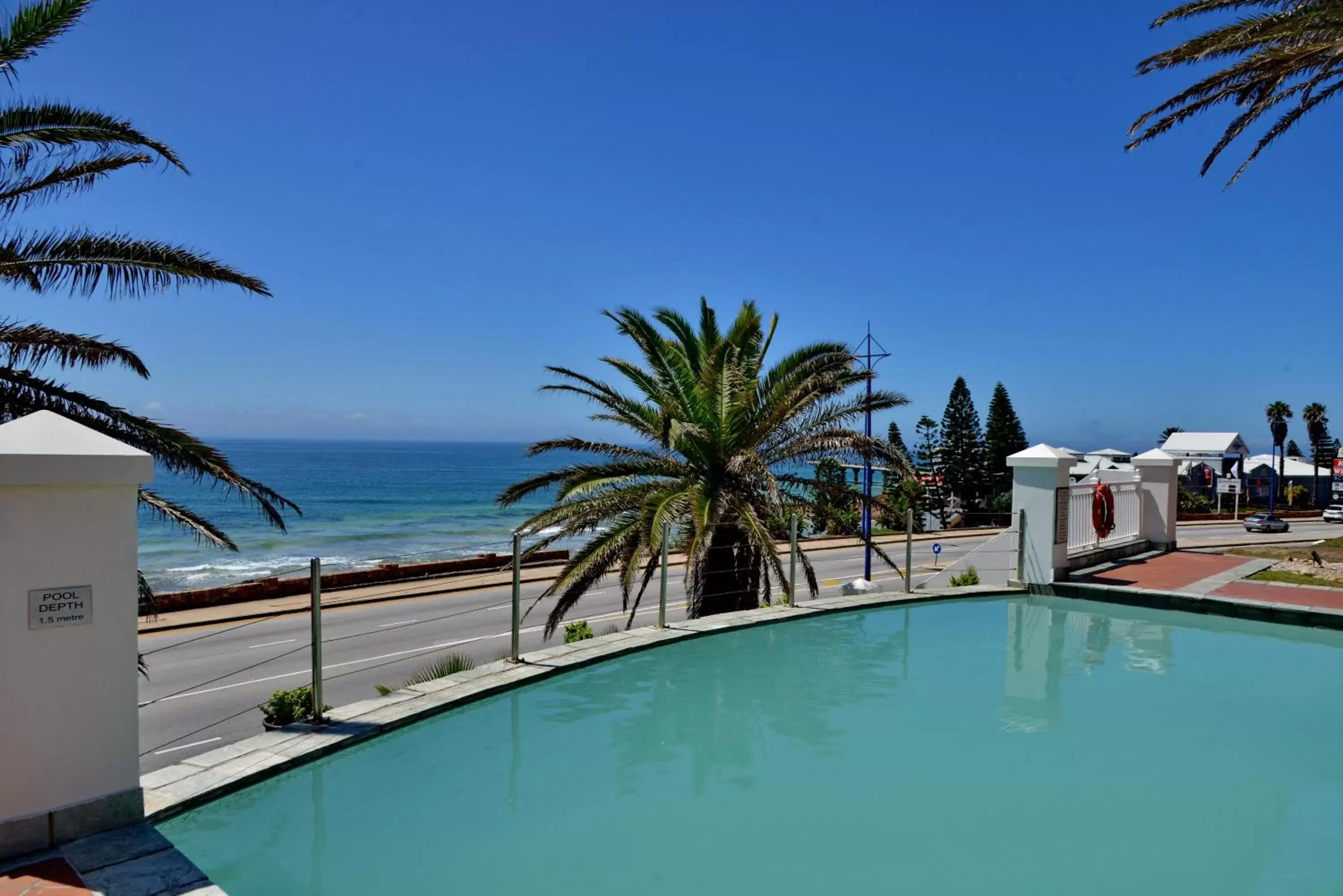 Beach, Swimming Pool in Courtyard Hotel Port Elizabeth