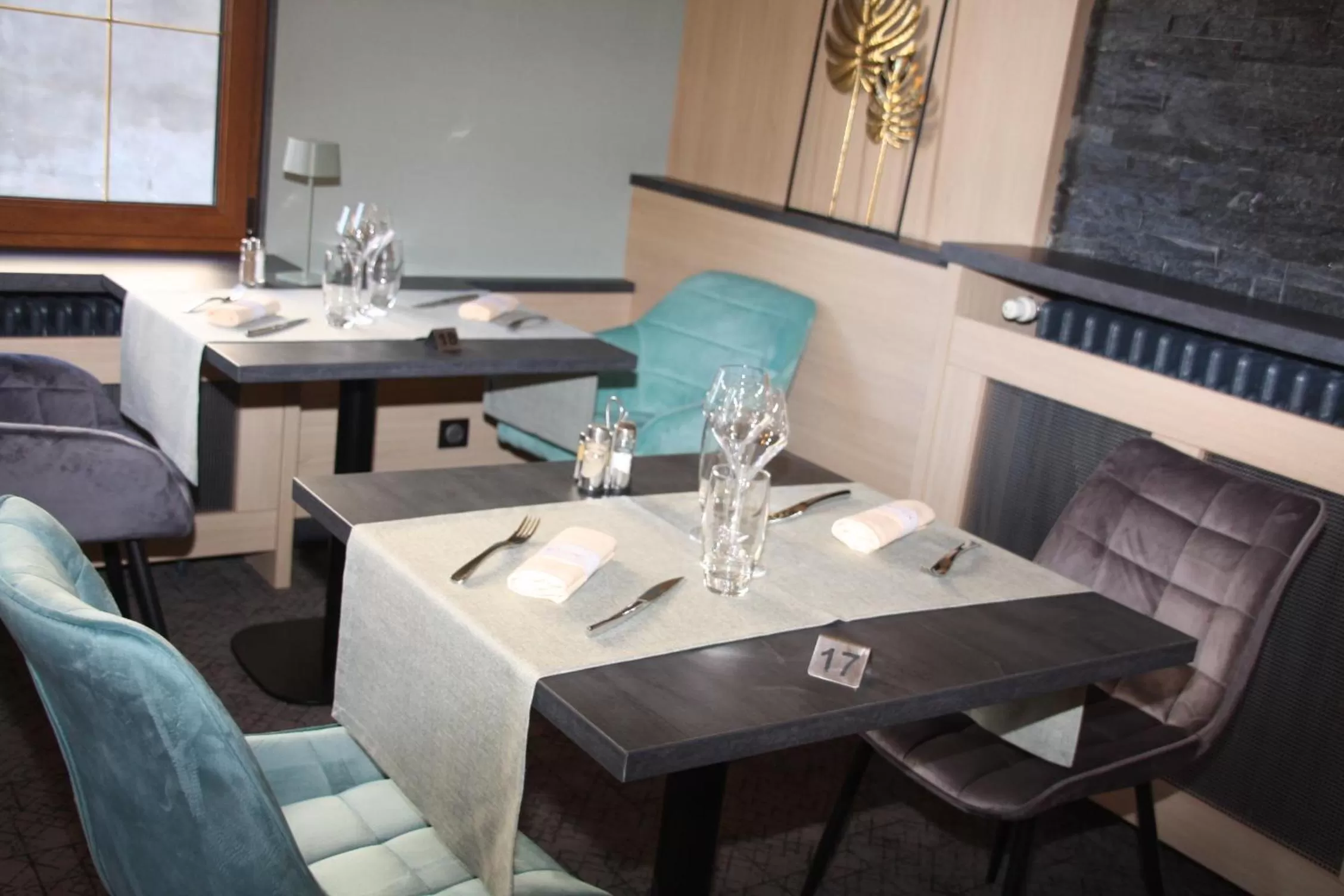 Restaurant/places to eat in Logis Hôtel- Restaurant La Renaissance