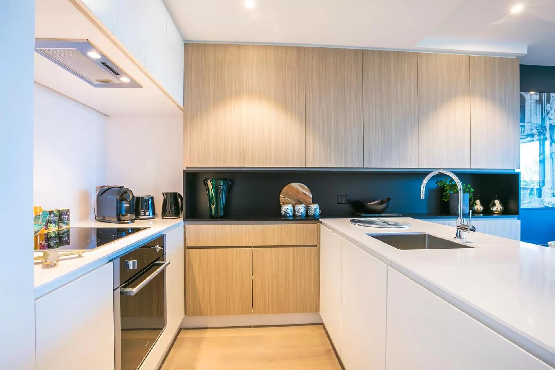 Coffee/tea facilities in Quest Flemington Central