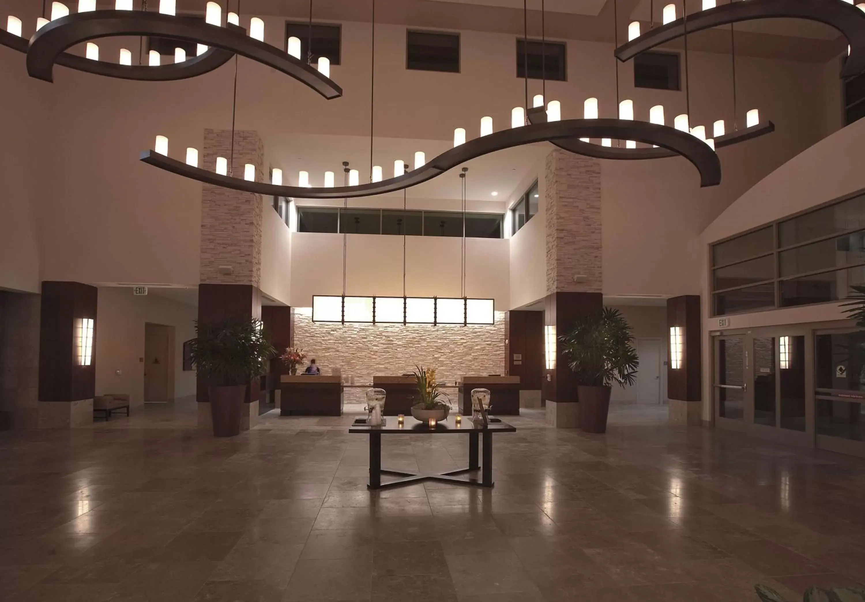 Lobby or reception in Embassy Suites Palmdale