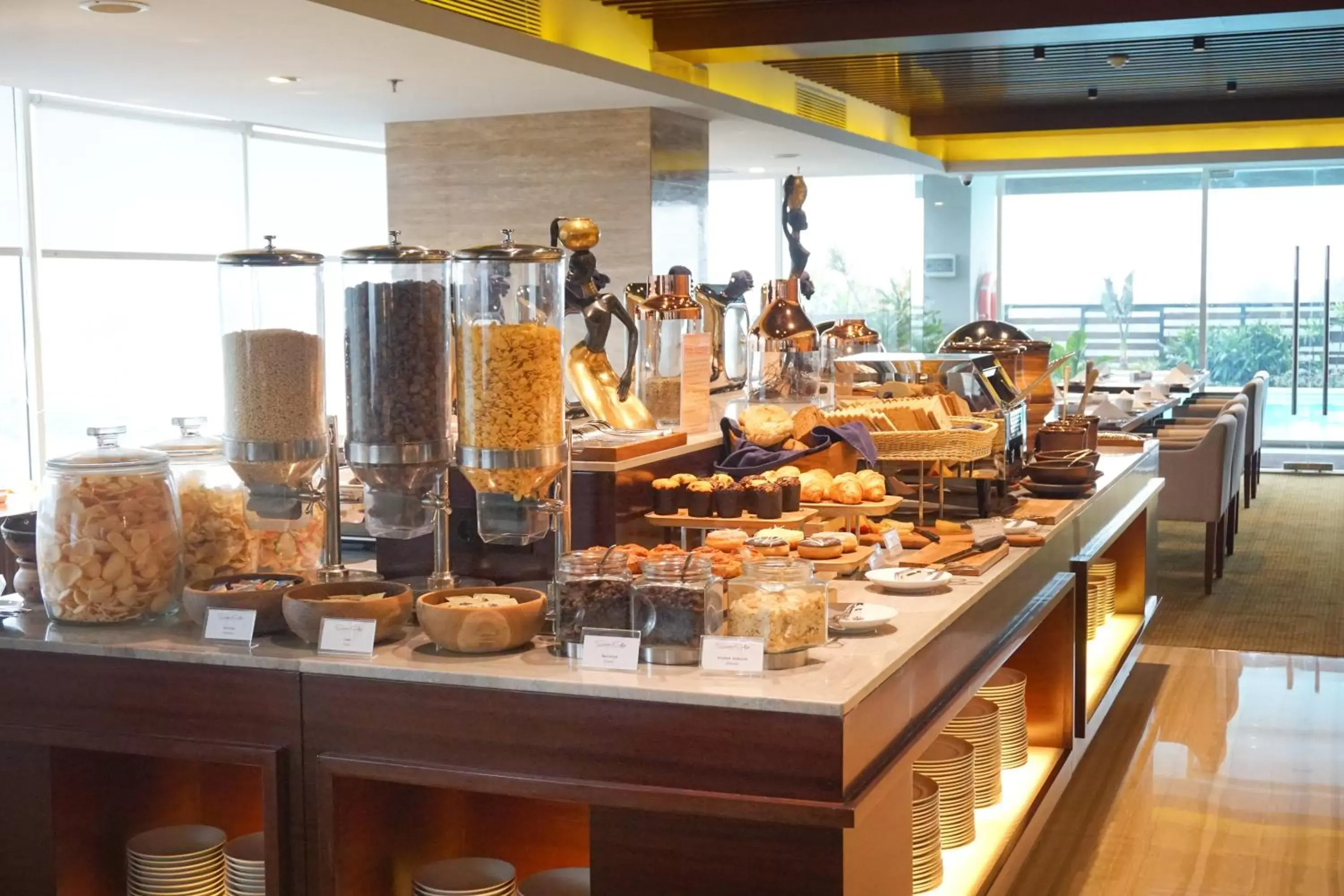 Food and drinks in Swiss-Belhotel Serpong