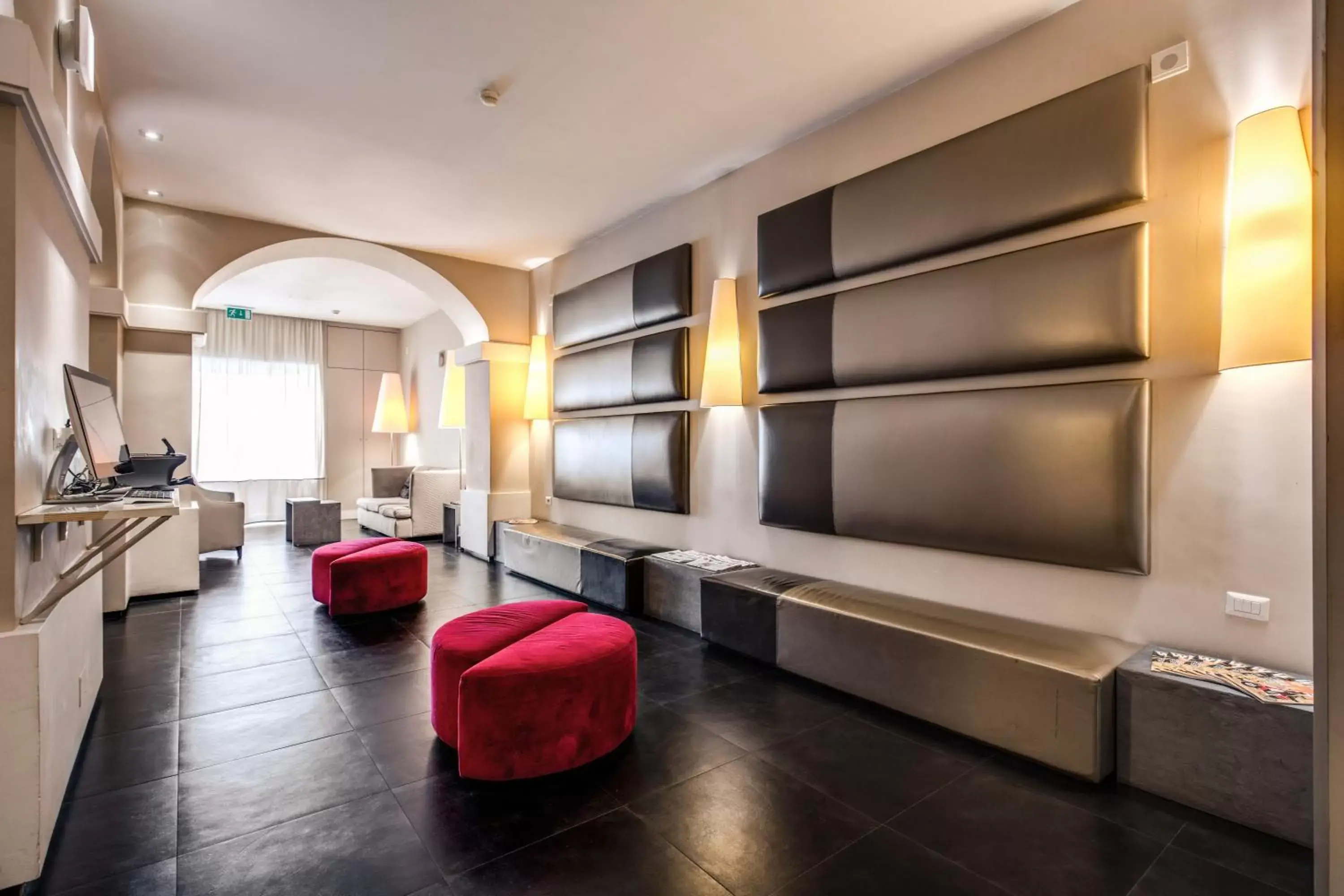 Communal lounge/ TV room, Seating Area in Hotel Villafranca