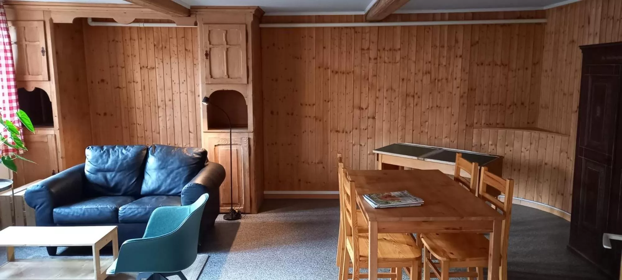 Communal lounge/ TV room in Emme Lodge