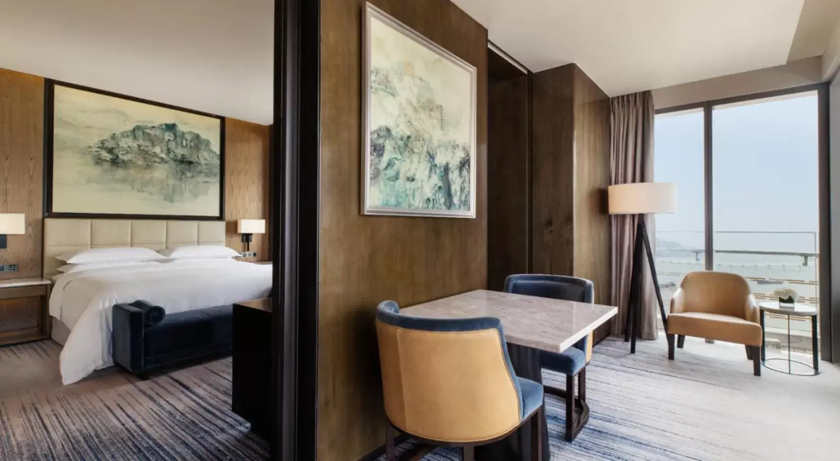 Photo of the whole room, Bed in Sheraton Zhuhai Hotel Photo of the whole room, Bed in Sheraton Zhuhai Hotel