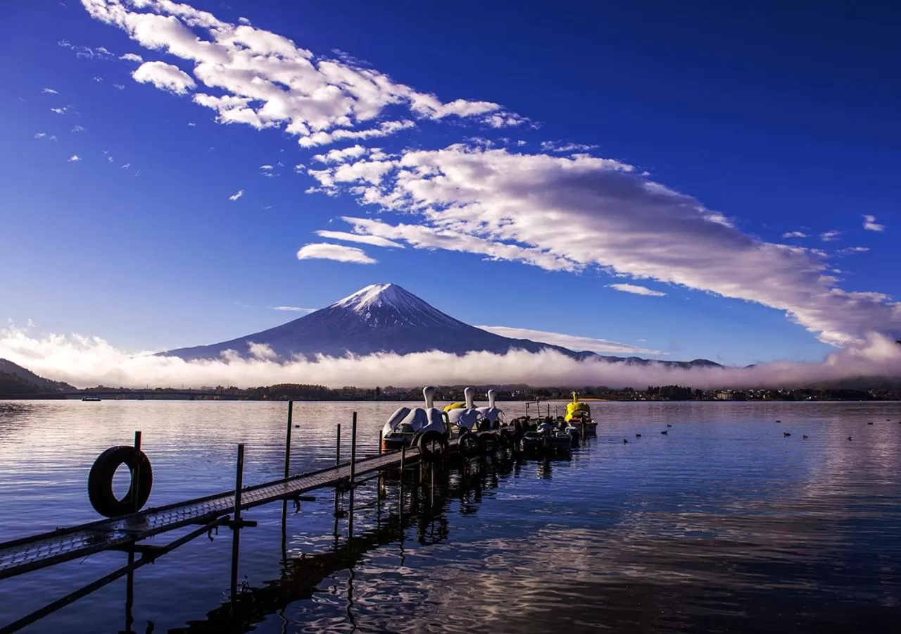 Lake view in HAOSTAY