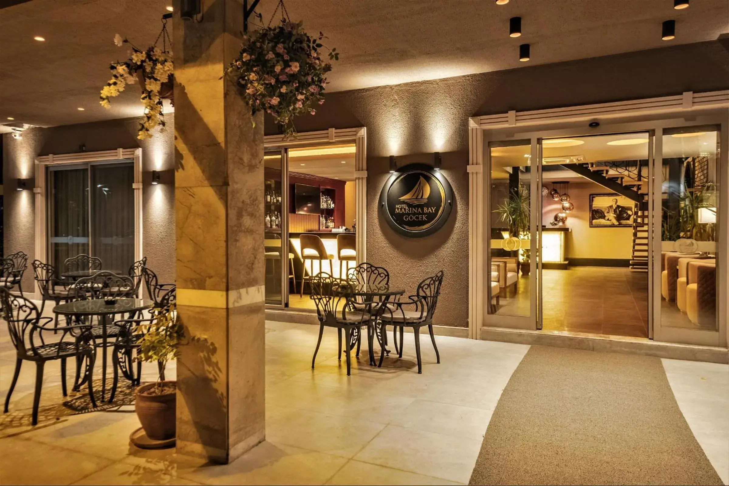 Balcony/Terrace, Restaurant/Places to Eat in Marina Bay Gocek