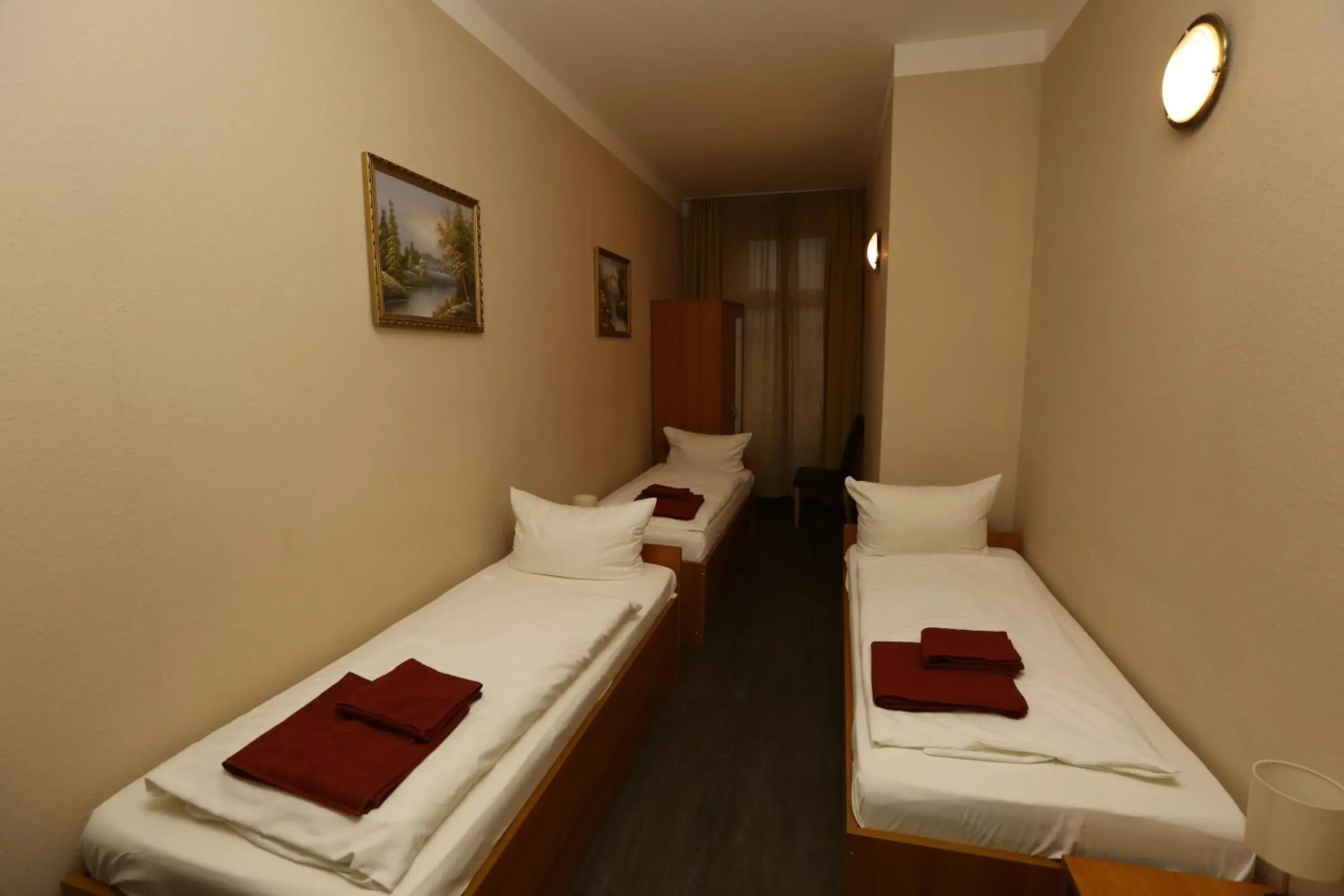 Bedroom, Bed in Hotel AI Konigshof