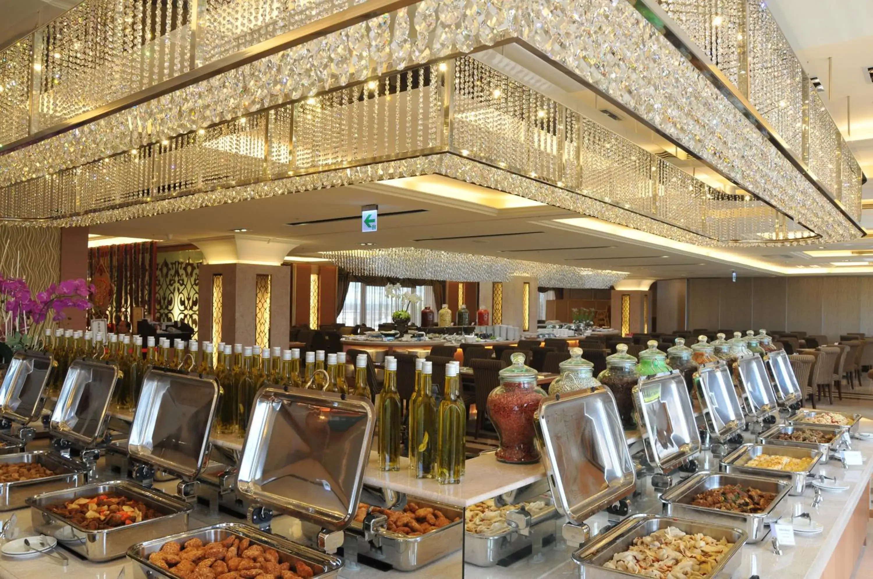 Restaurant/places to eat, Banquet Facilities in E-DA Skylark Hotel