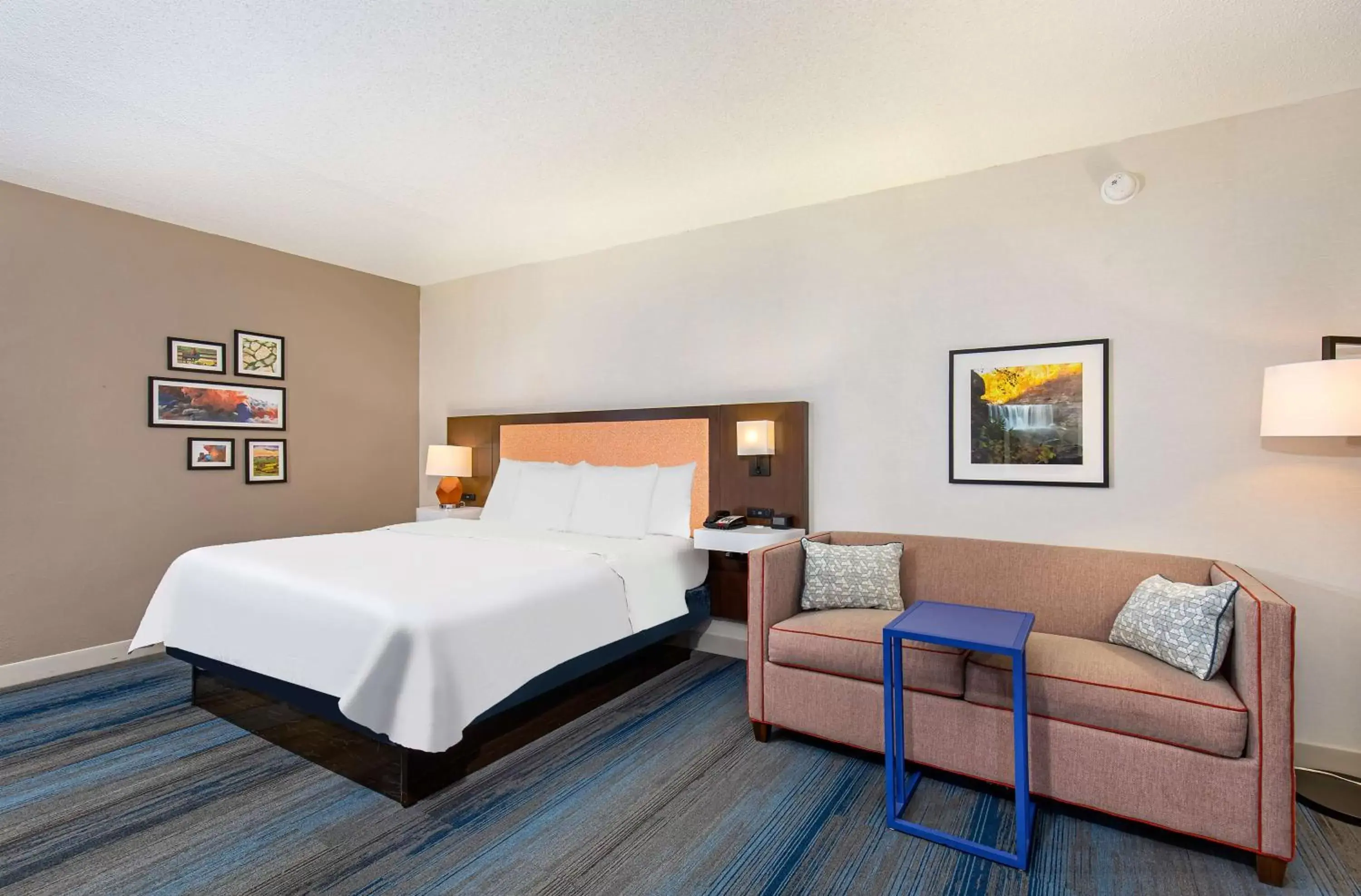 Living room, Bed in Hampton Inn Corbin Living room, Bed in Hampton Inn Corbin