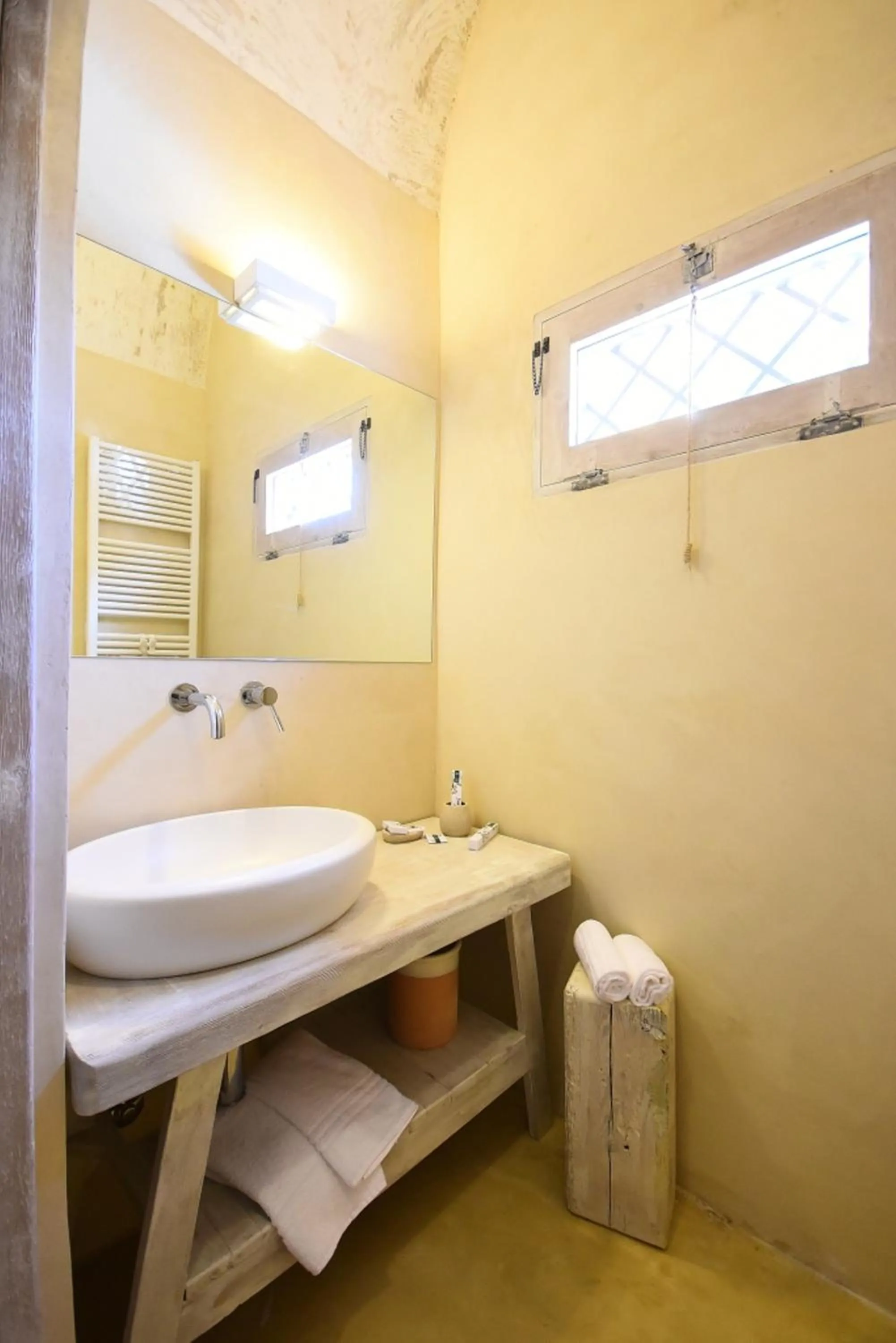 Bathroom in Palazzo Castriota