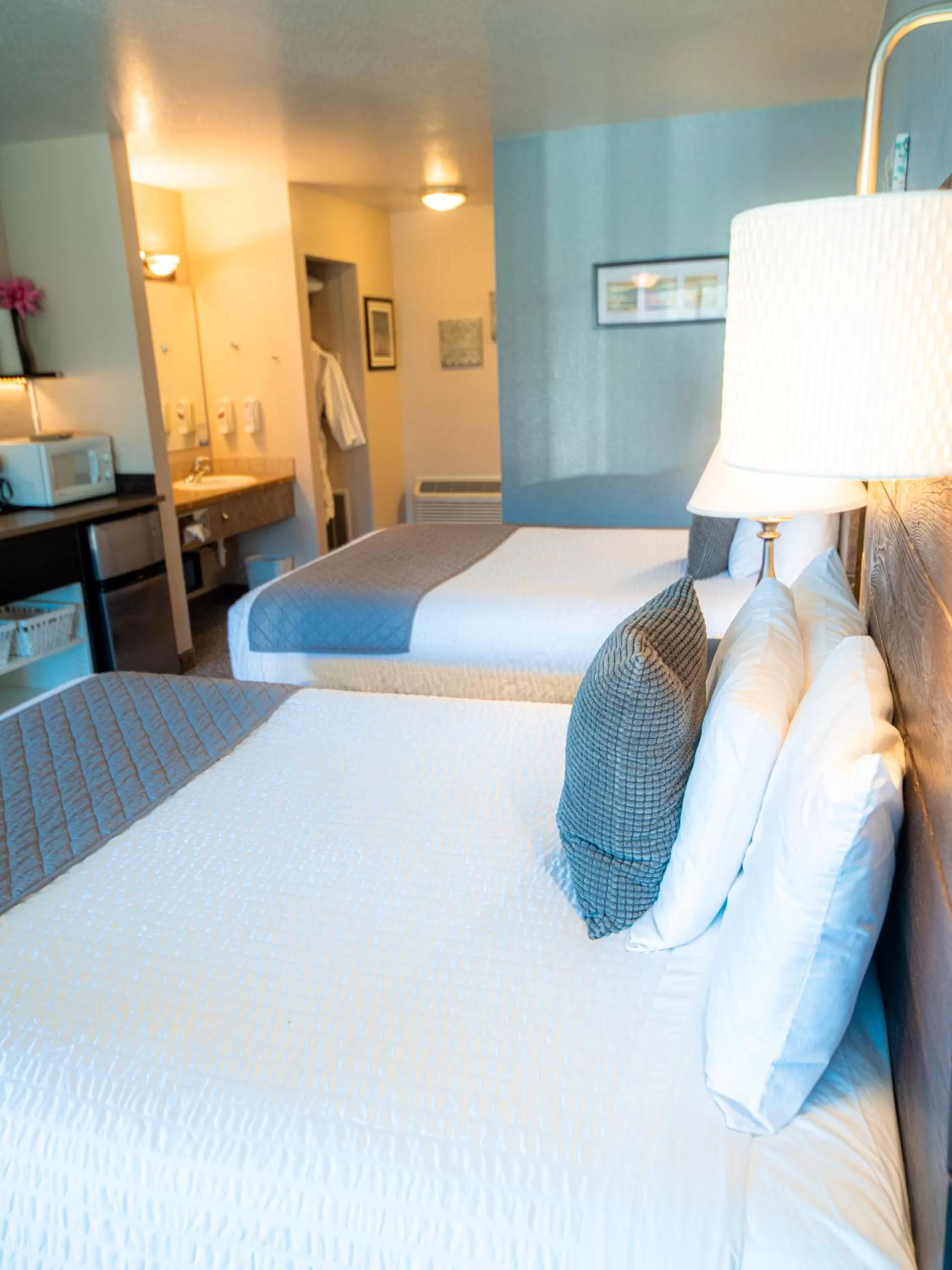 Bed in Mountain View Lodge