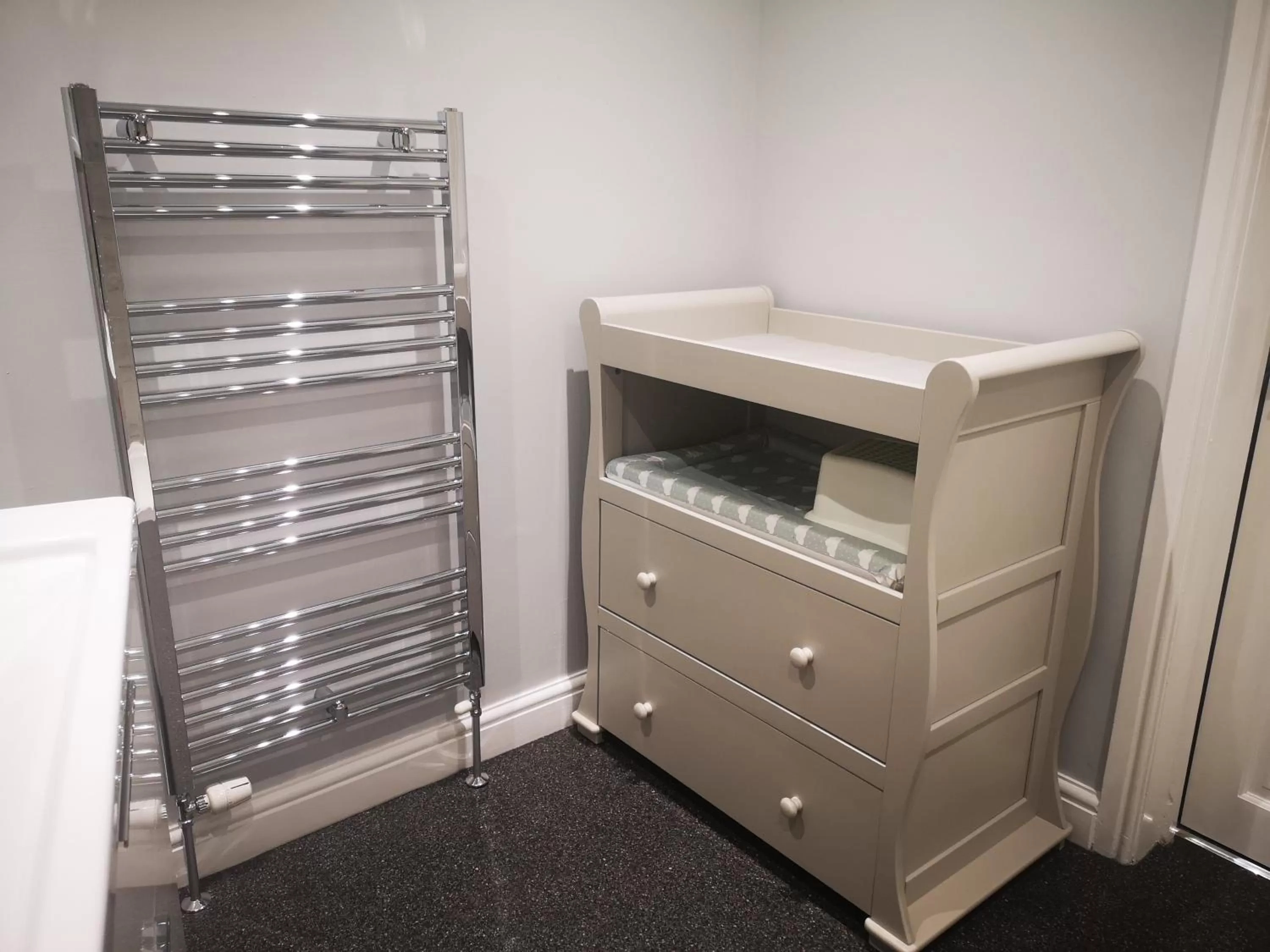 Shower, TV/Entertainment Center in Aberconwy House B&B