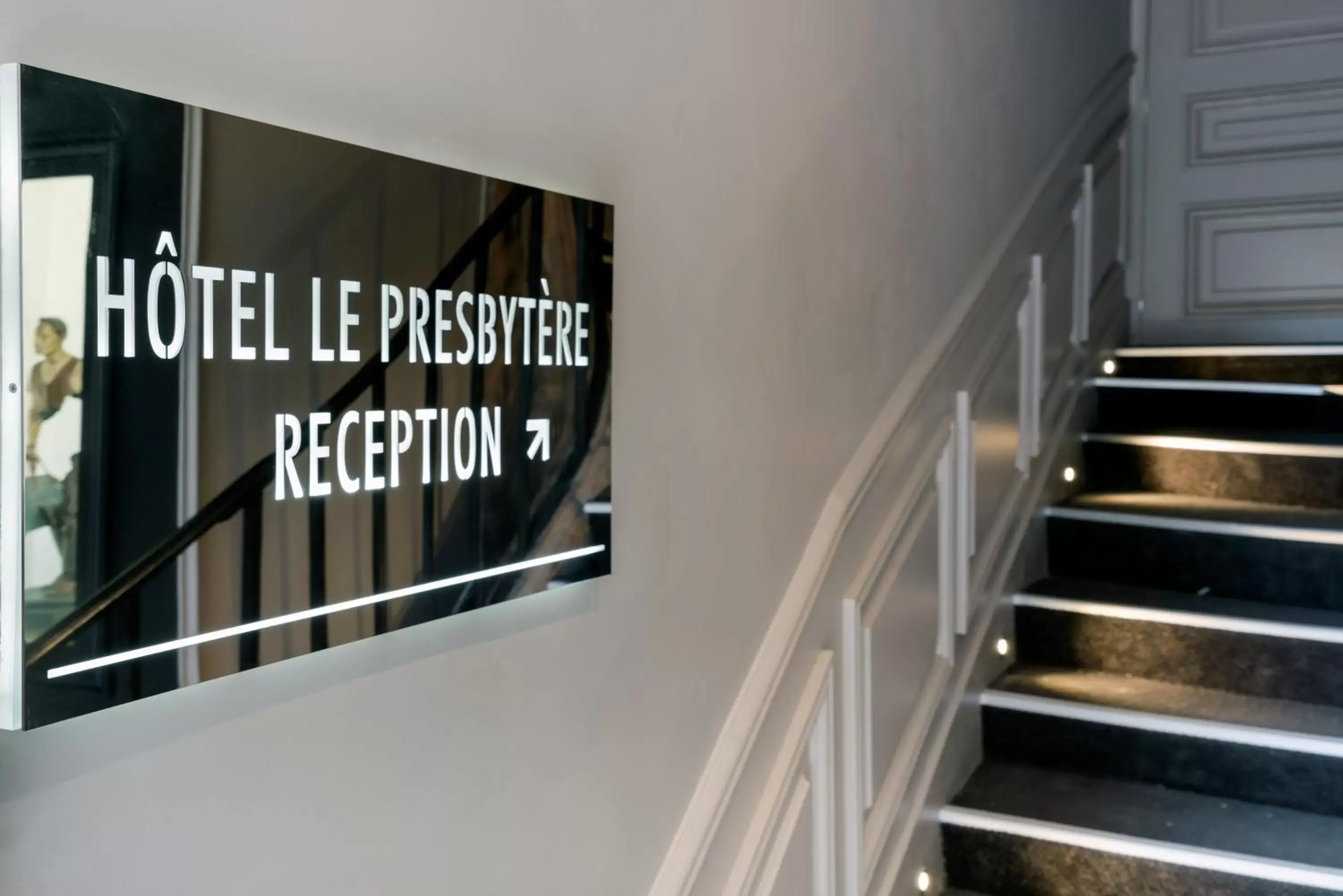 Property logo or sign in Hôtel Le Presbytère