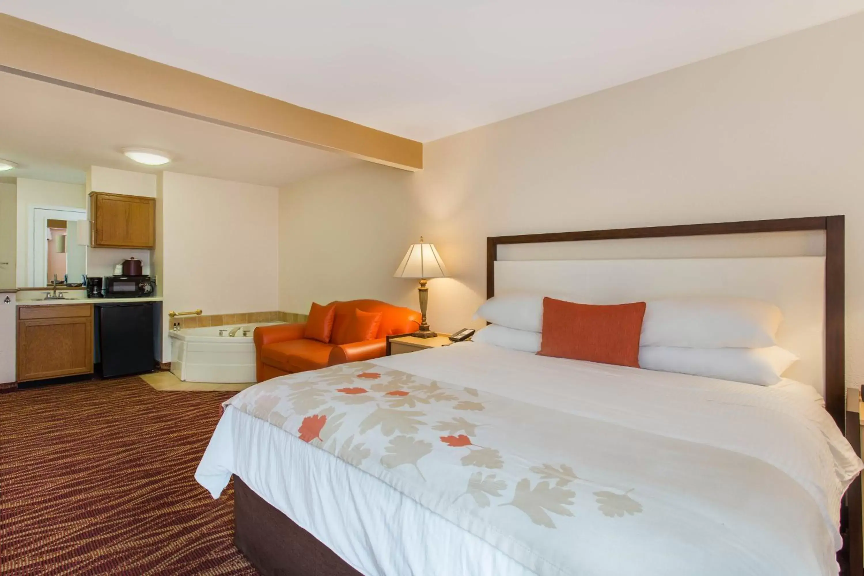 Photo of the whole room, Bed in Hawthorn Suites by Wyndham Allentown-Fogelsville