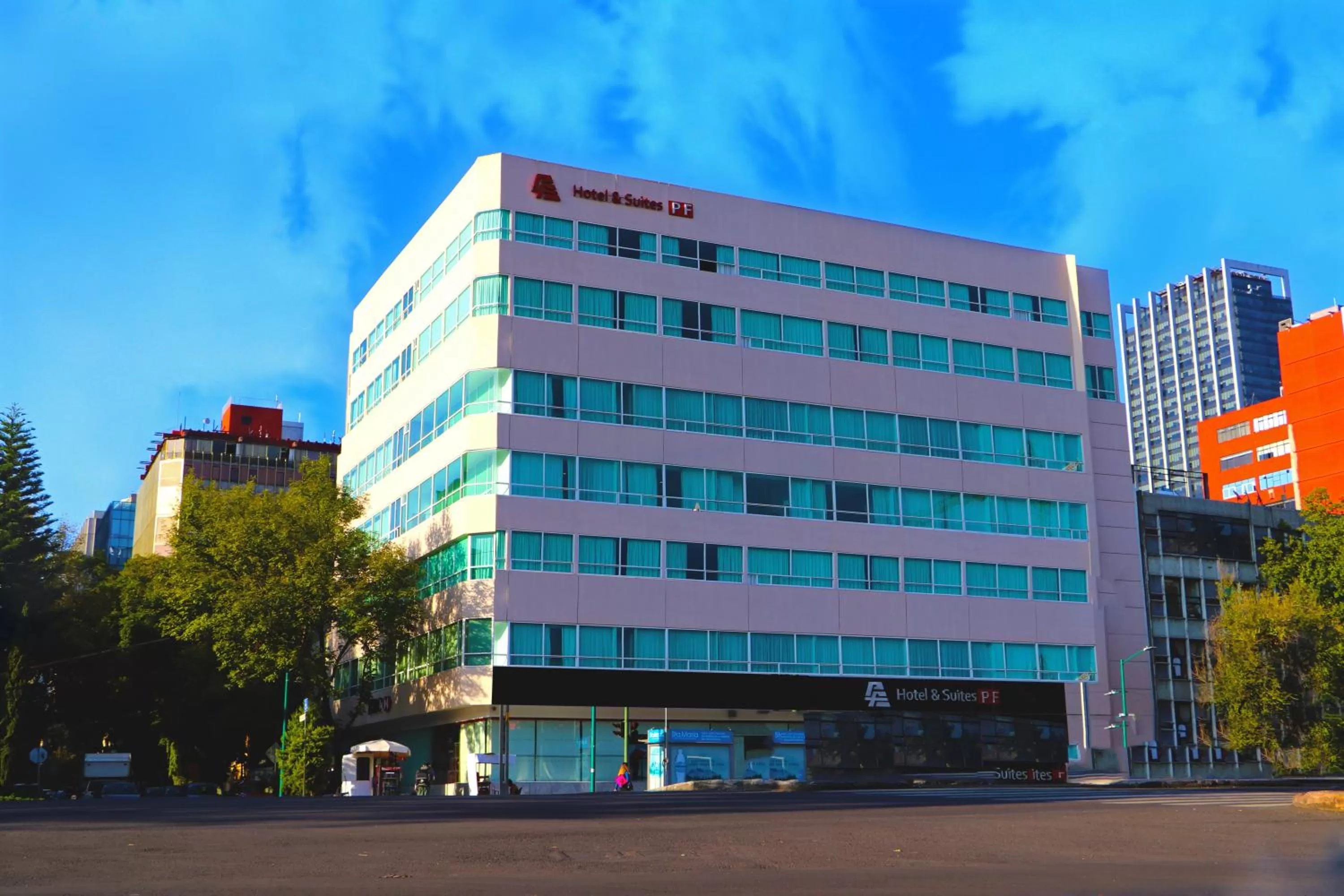 Facade/entrance in Hotel & Suites PF