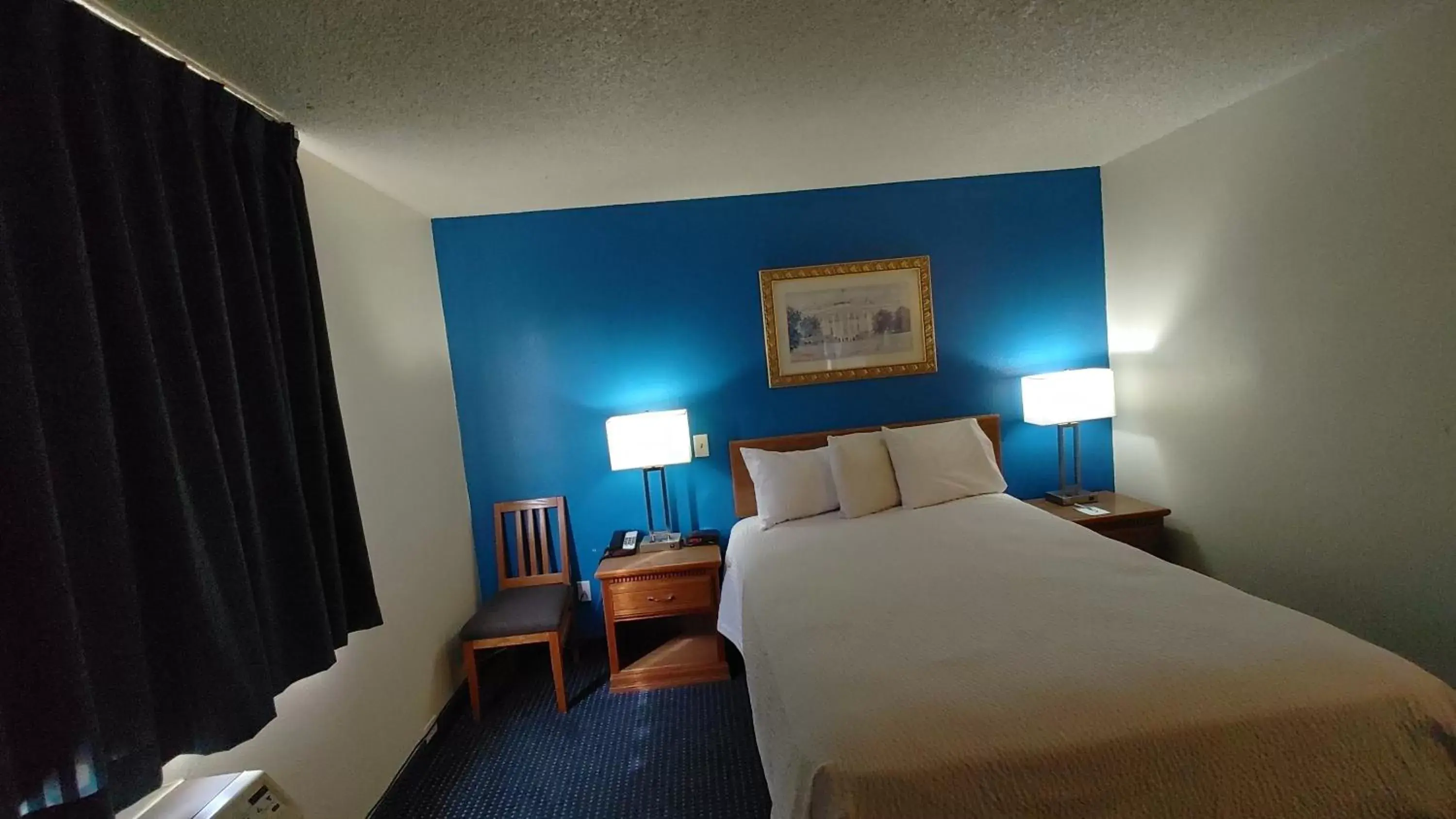 Bedroom, Bed in Days Inn by Wyndham Pocatello University Area