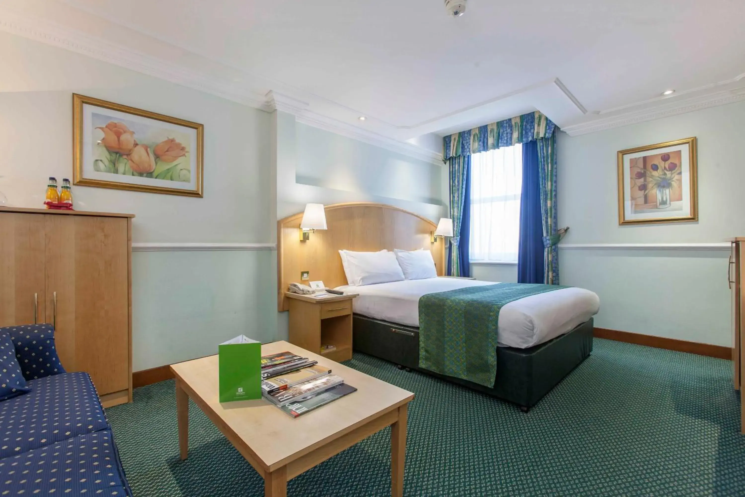 Photo of the whole room in Holiday Inn London Oxford Circus, an IHG Hotel