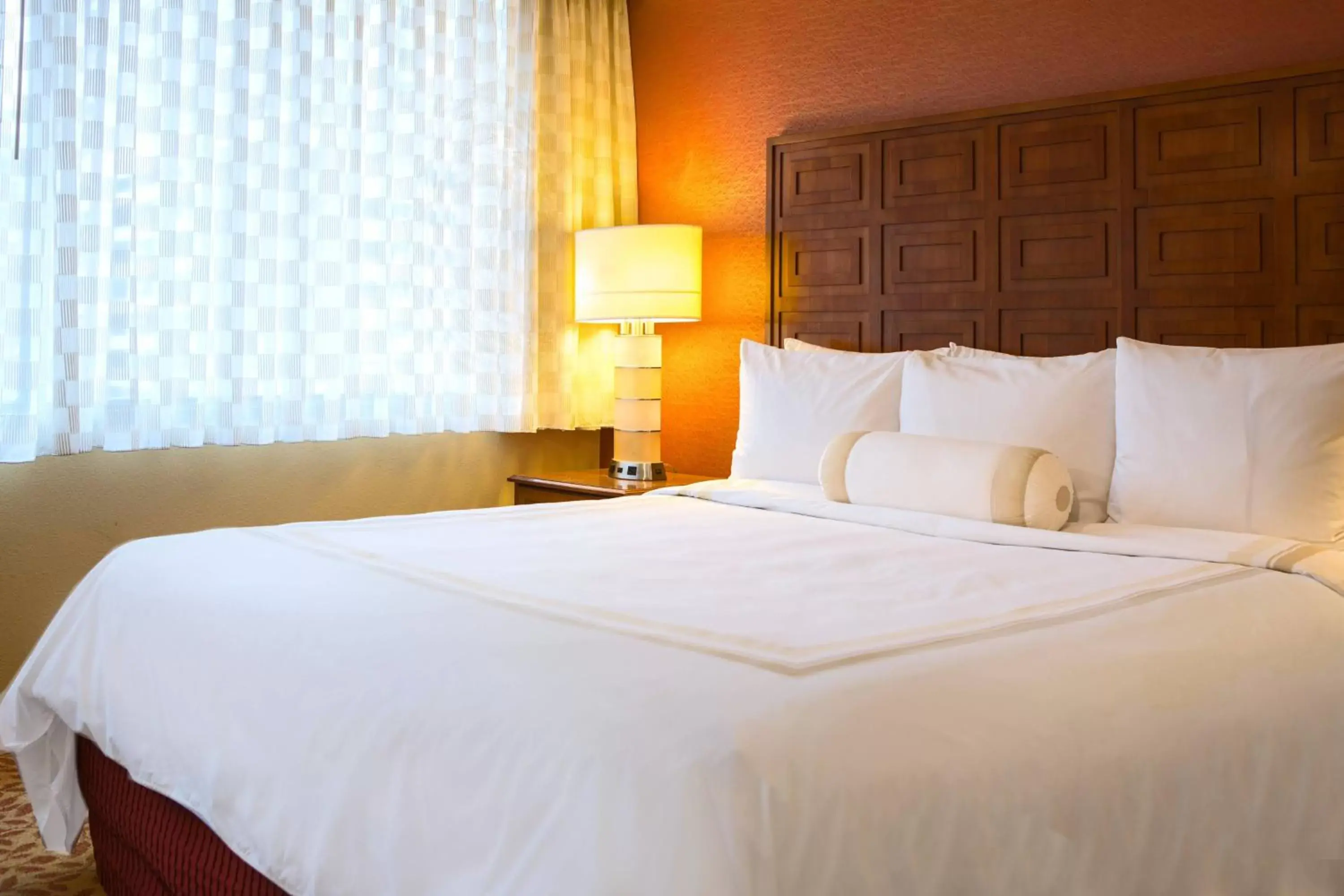 Photo of the whole room, Bed in Baltimore Marriott Inner Harbor at Camden Yards