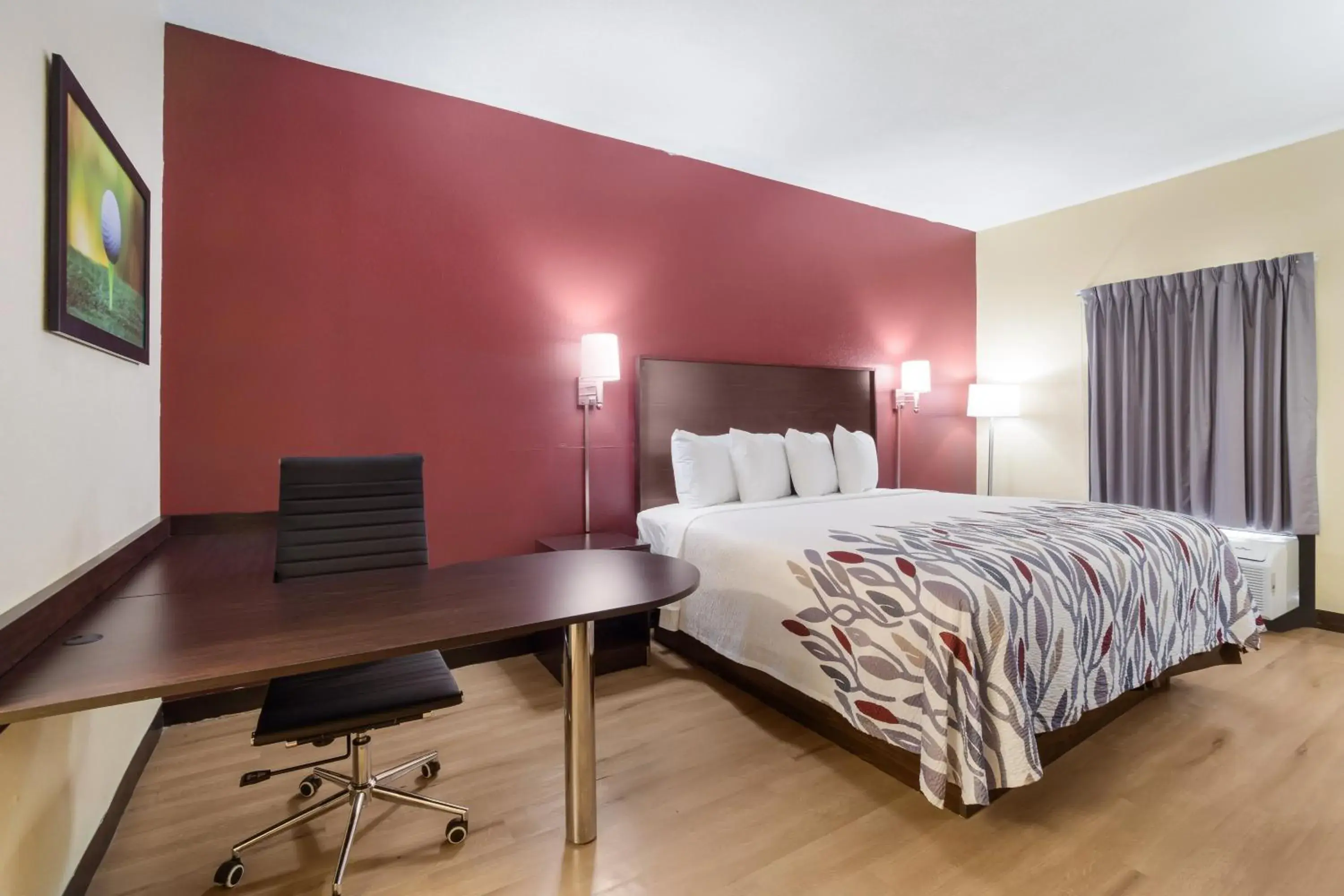 Photo of the whole room, Bed in Red Roof Inn Augusta – Washington Road