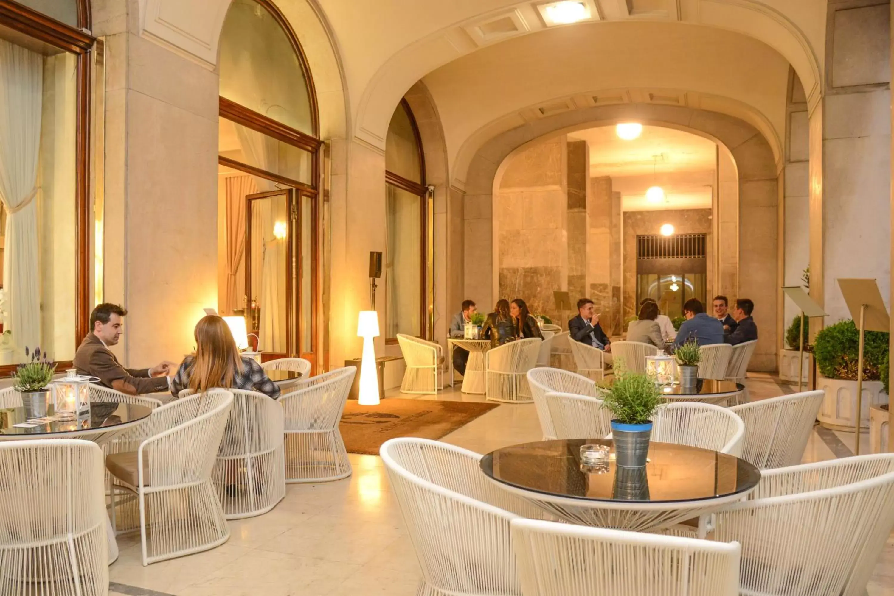 Lounge or bar, Restaurant/Places to Eat in Hotel Vittoria