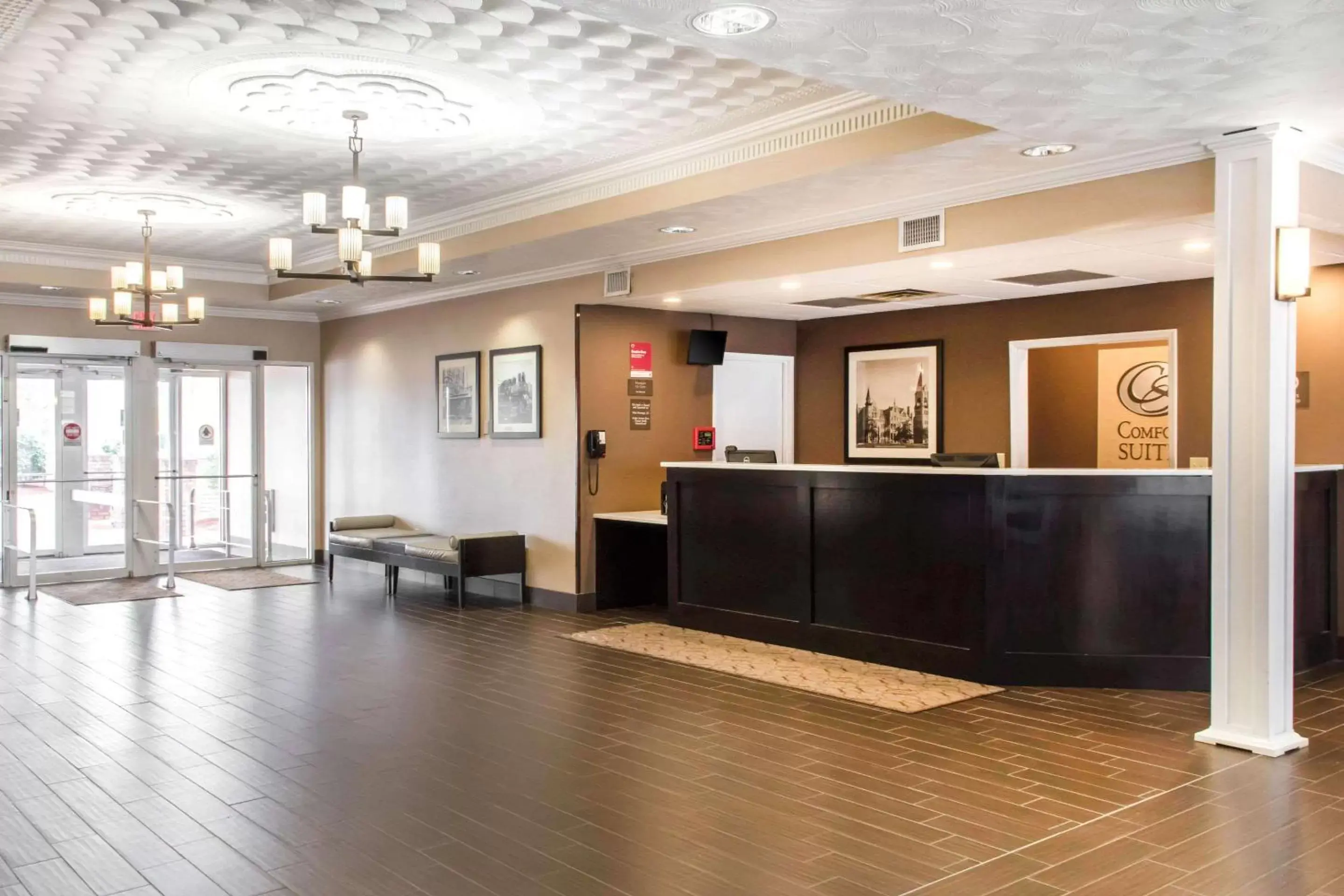 Lobby or reception in Comfort Suites Scranton near Montage Mountain