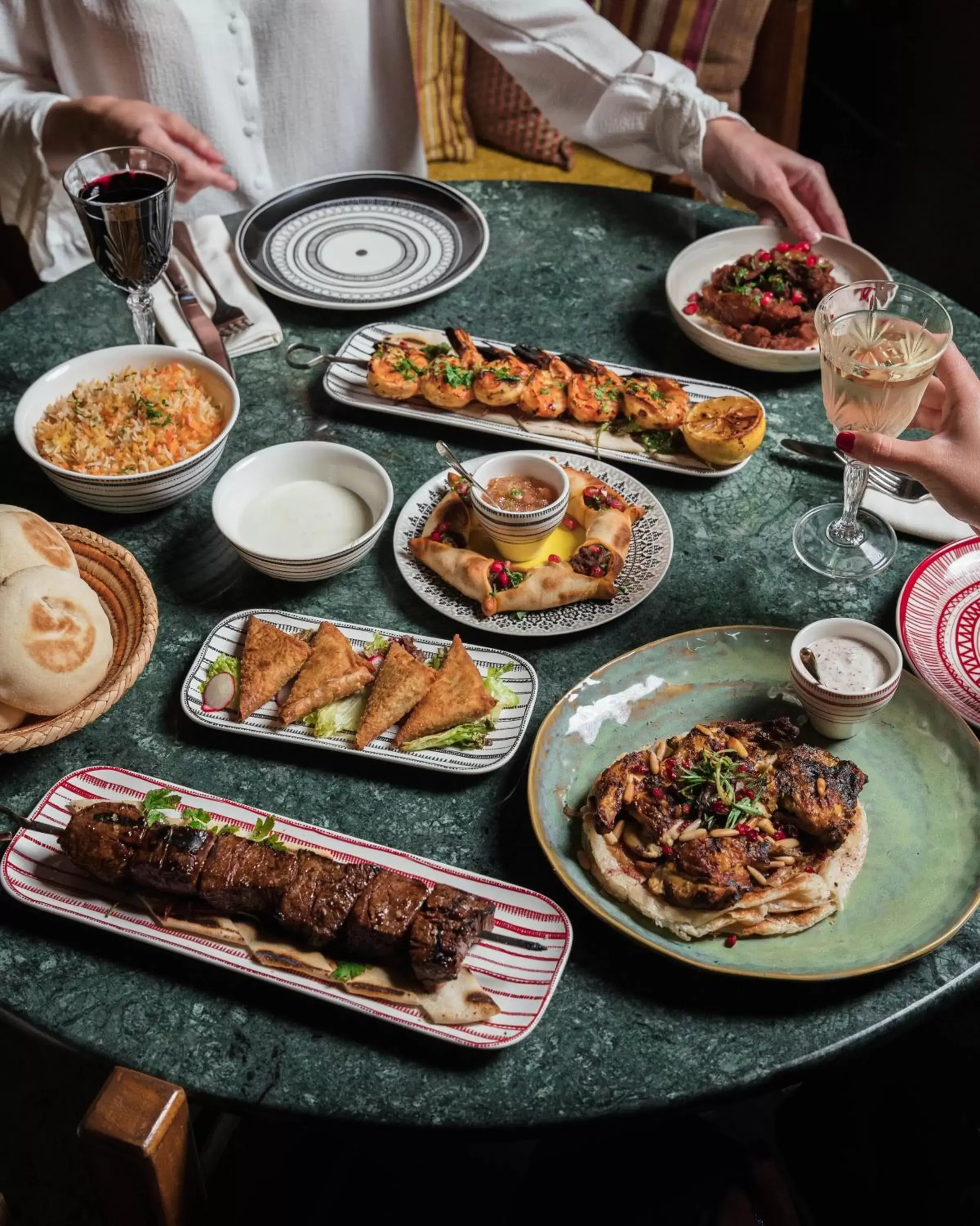 Restaurant/places to eat in Jumeirah Emirates Towers Restaurant/places to eat in Jumeirah Emirates Towers