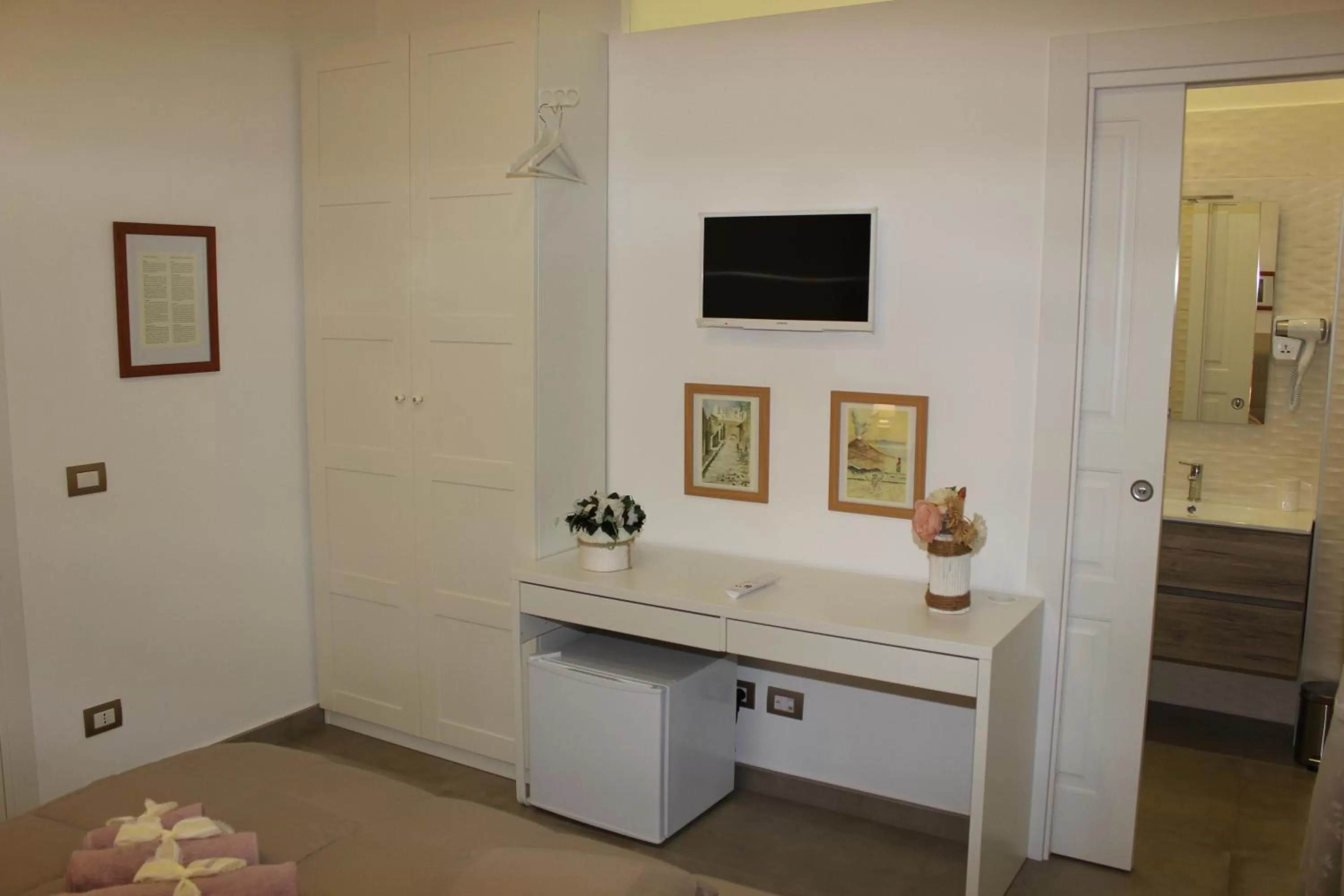 Decorative detail in B&B 80056 Ercolano