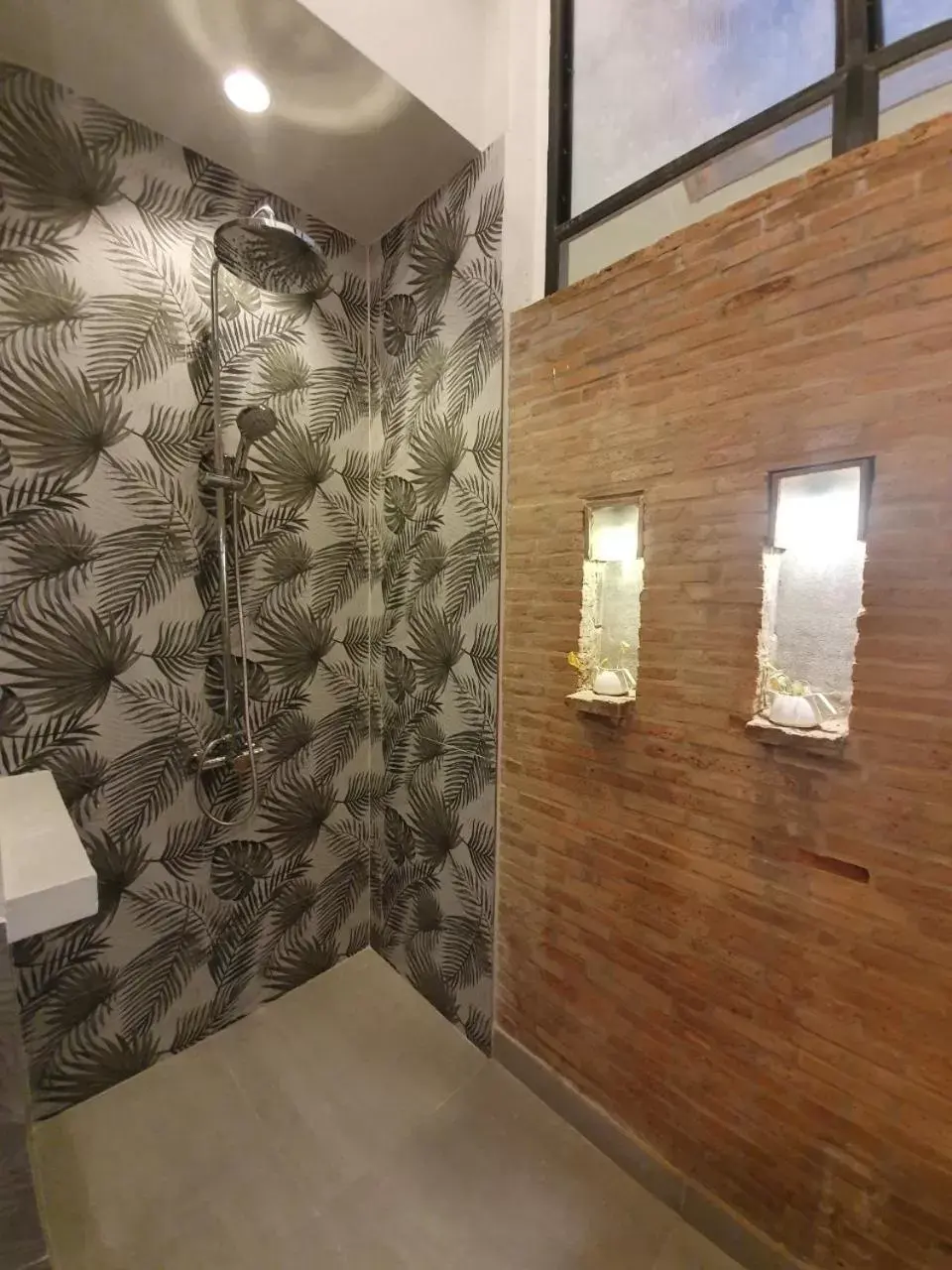 Bathroom in Tharaburi Resort