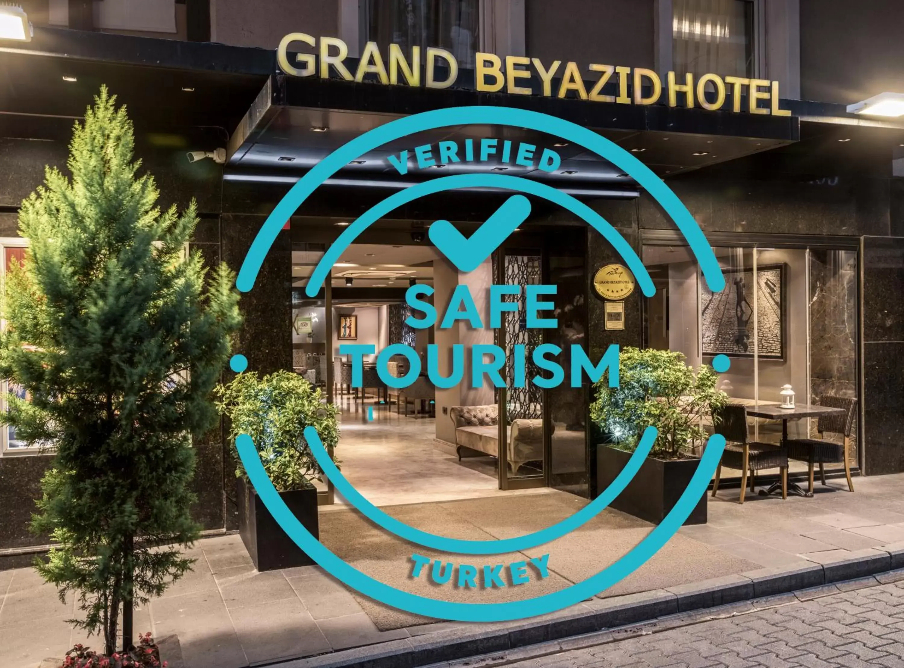 Facade/entrance in Grand Beyazit Hotel
