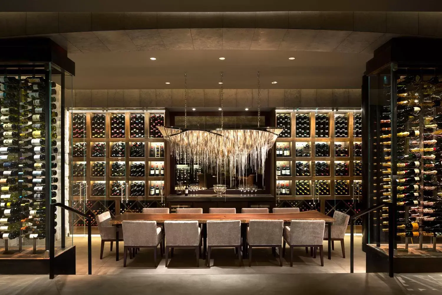 Restaurant/places to eat, Lounge/Bar in Rosewood Abu Dhabi