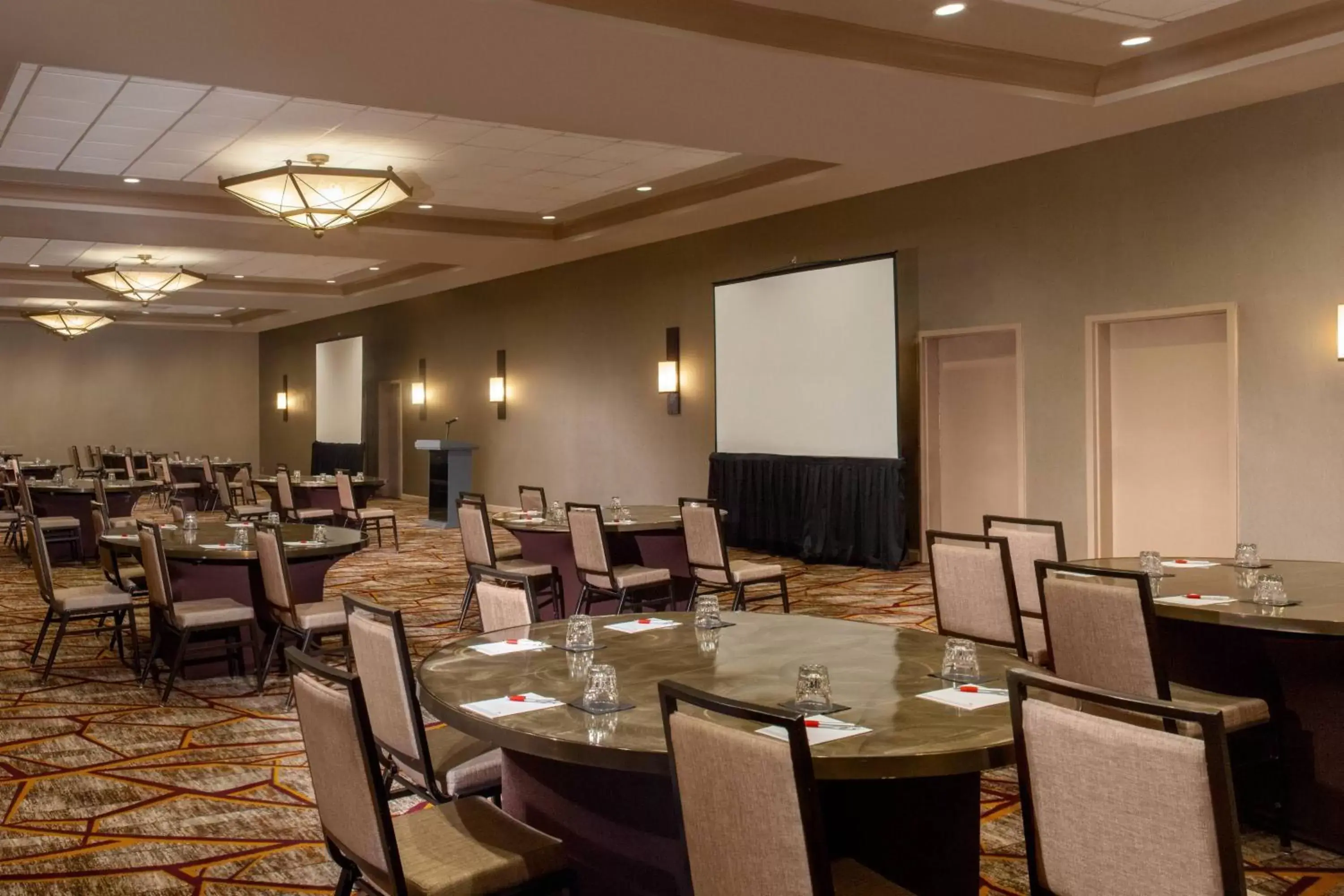 Meeting/conference room, Restaurant/Places to Eat in Marriott Raleigh Durham Research Triangle Park