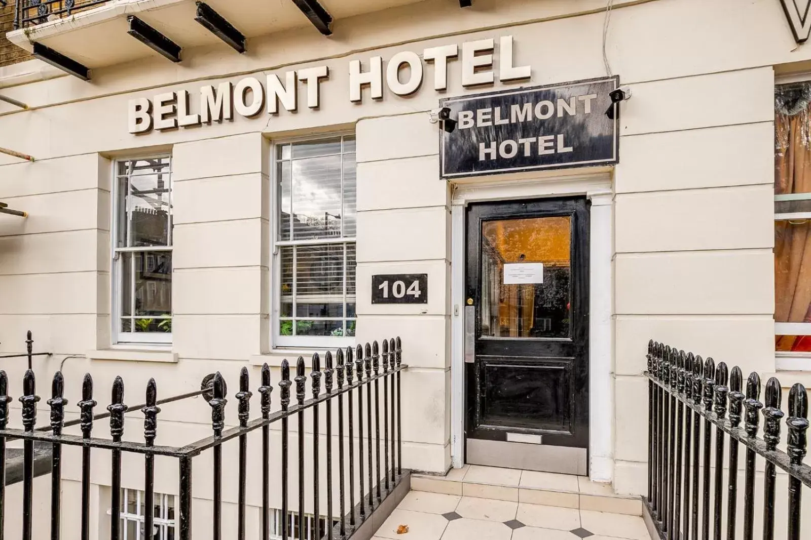 Facade/entrance in Belmont Hotel