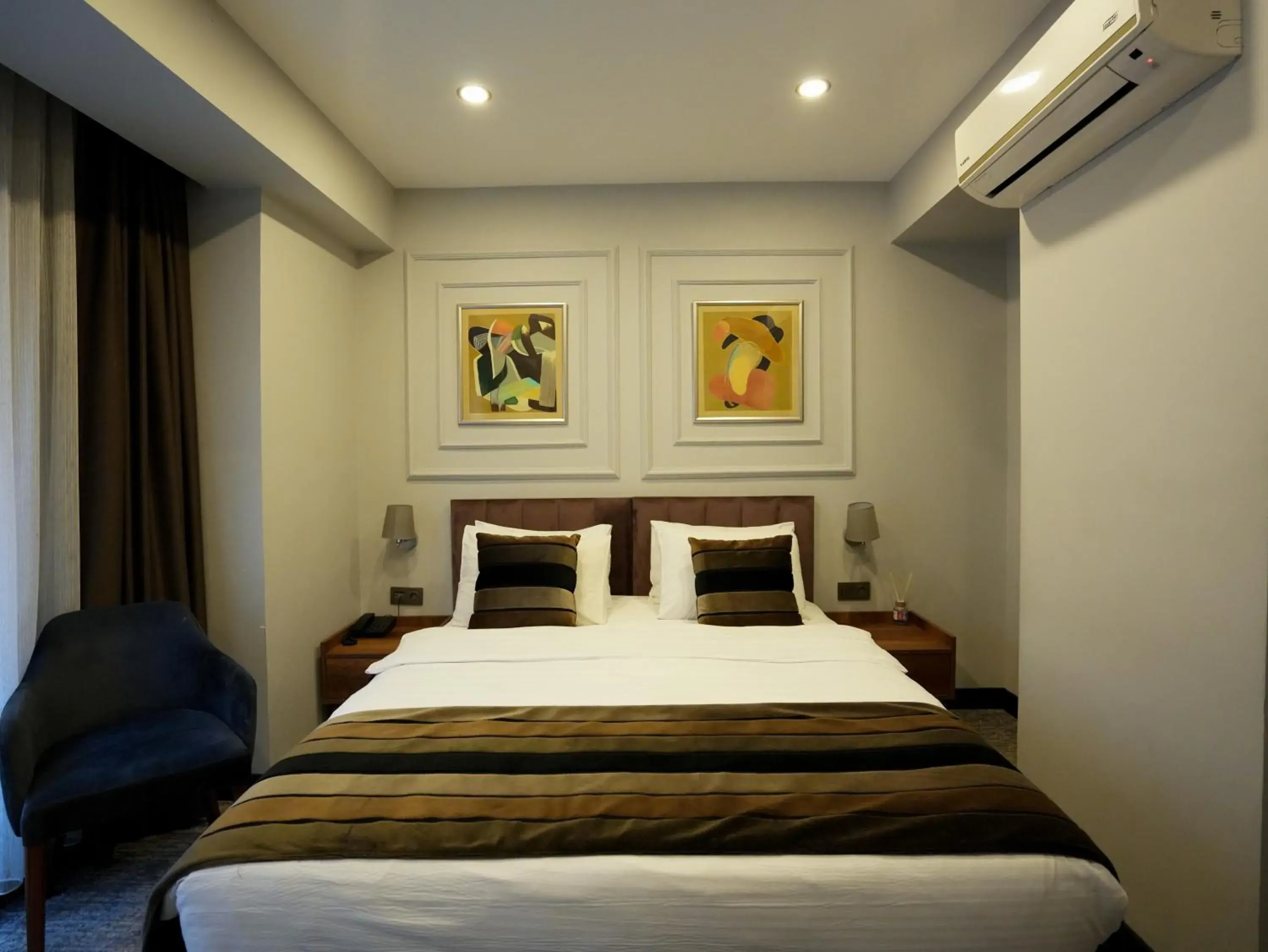 Massage, Bed in zalel hotels laleli