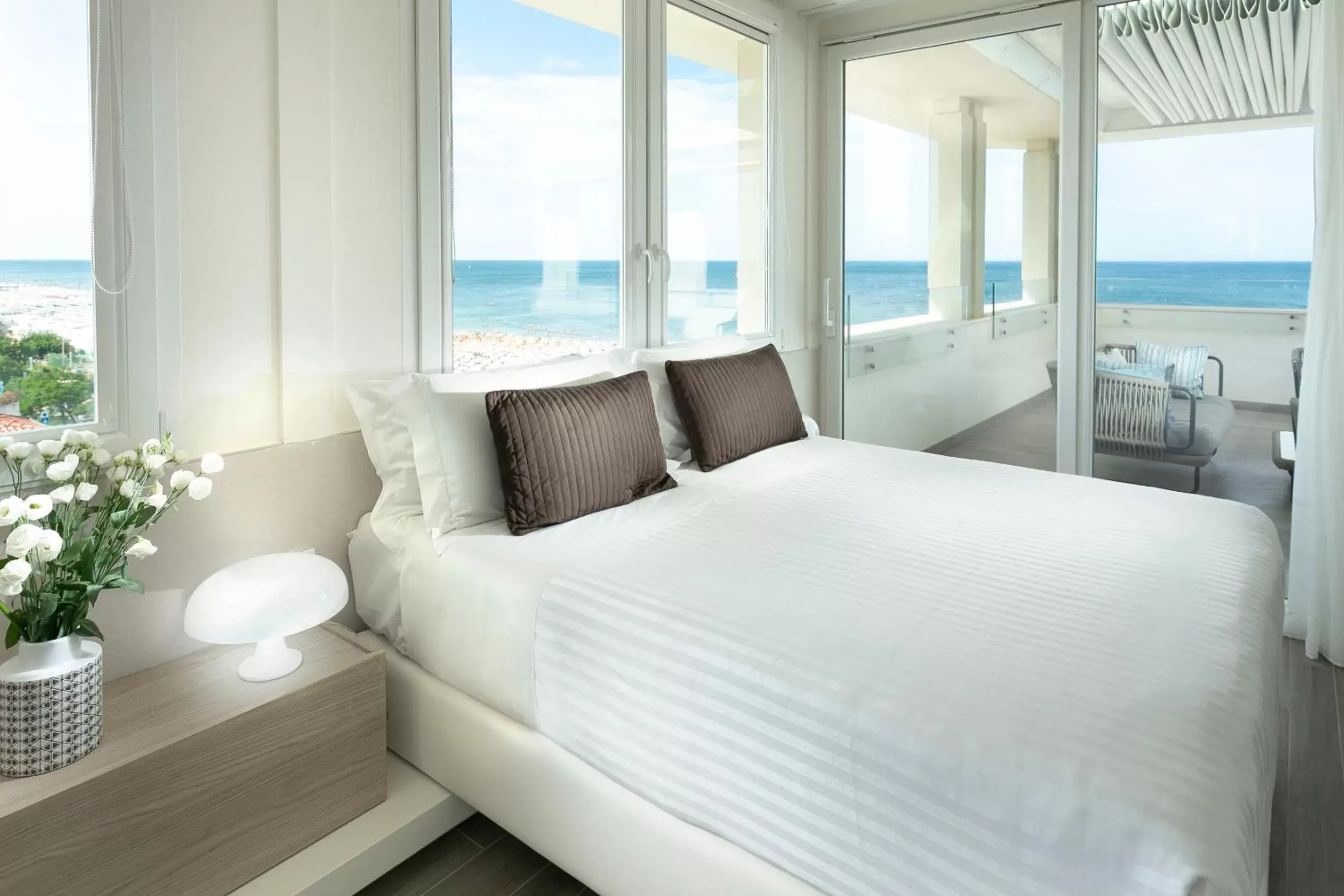 Bedroom, Sea View in Hotel Ambasciatori