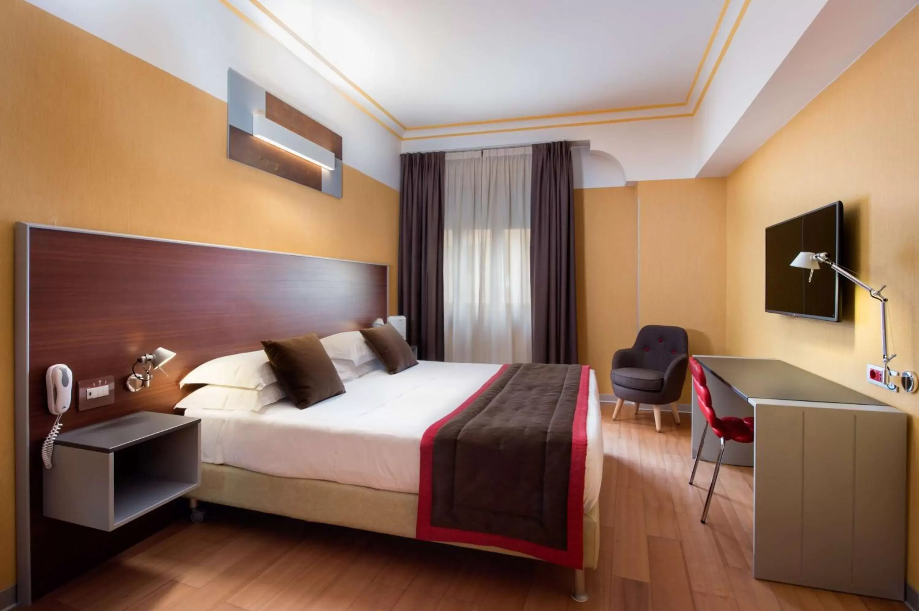 Bedroom in Best Western Plus City Hotel